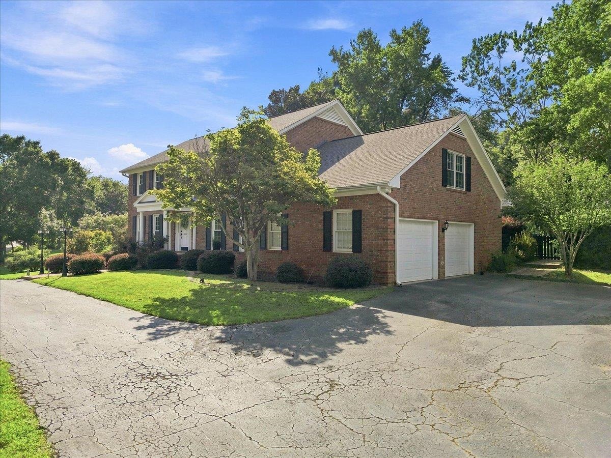 410 Thornhill Drive Property Photo 3
