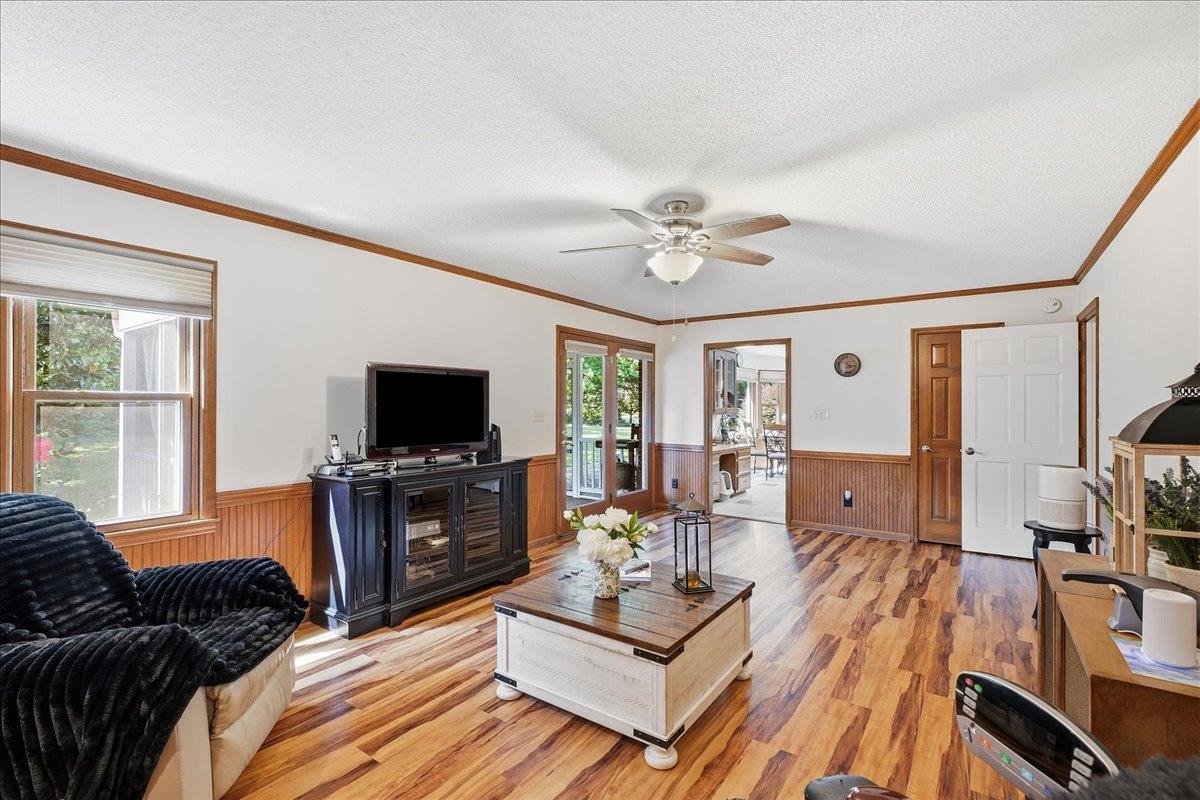 410 Thornhill Drive Property Photo 8