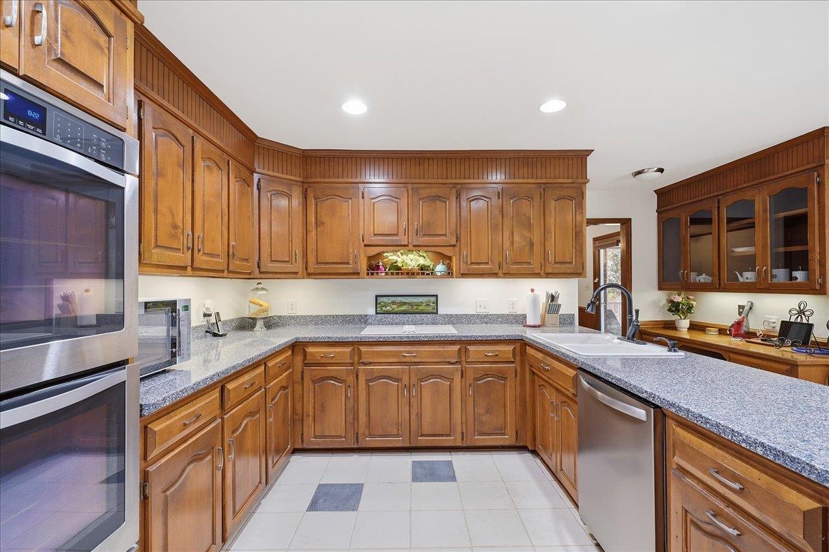 410 Thornhill Drive Property Photo 13