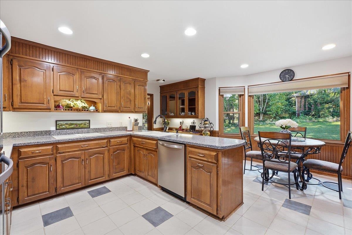 410 Thornhill Drive Property Photo 14
