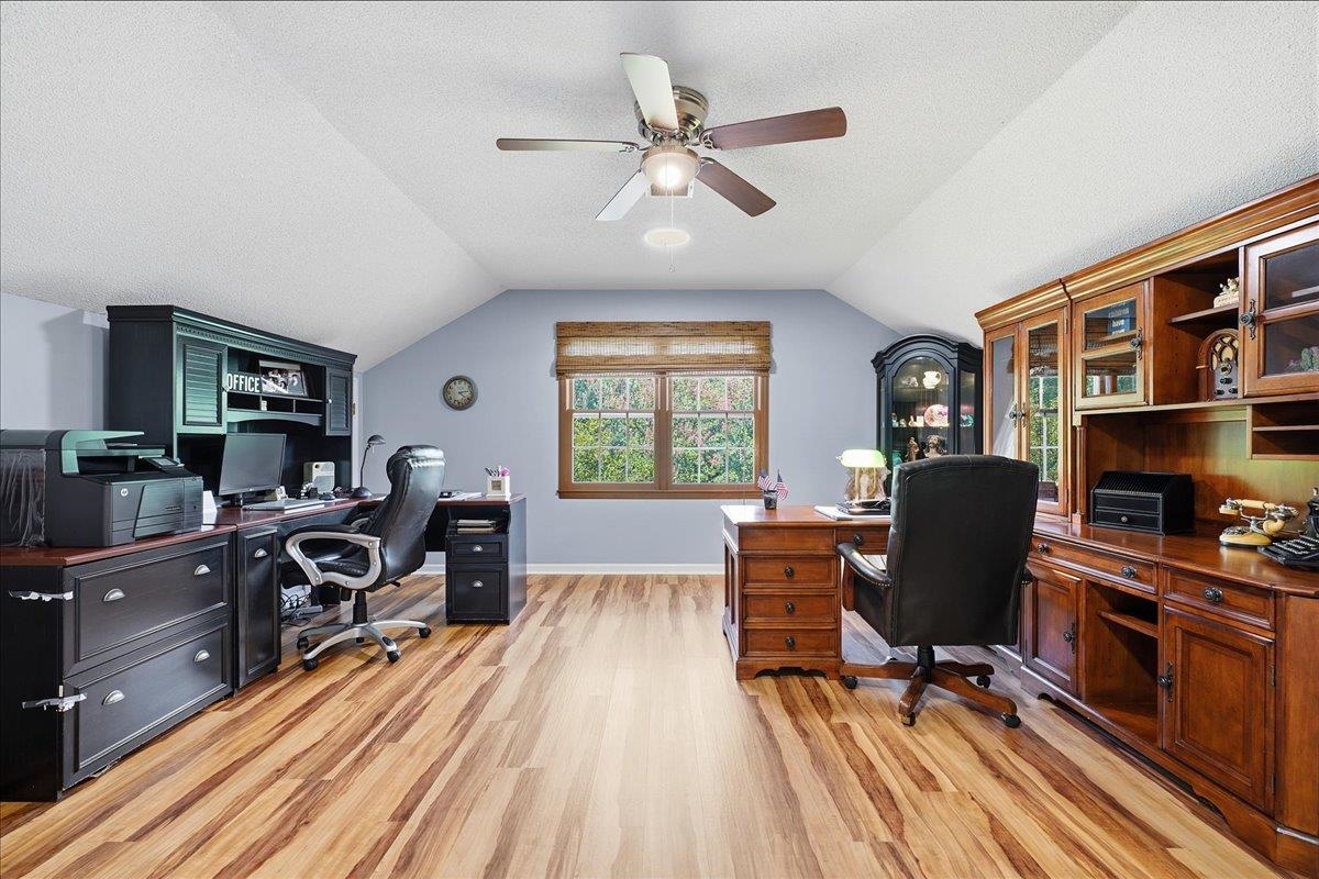 410 Thornhill Drive Property Photo 19
