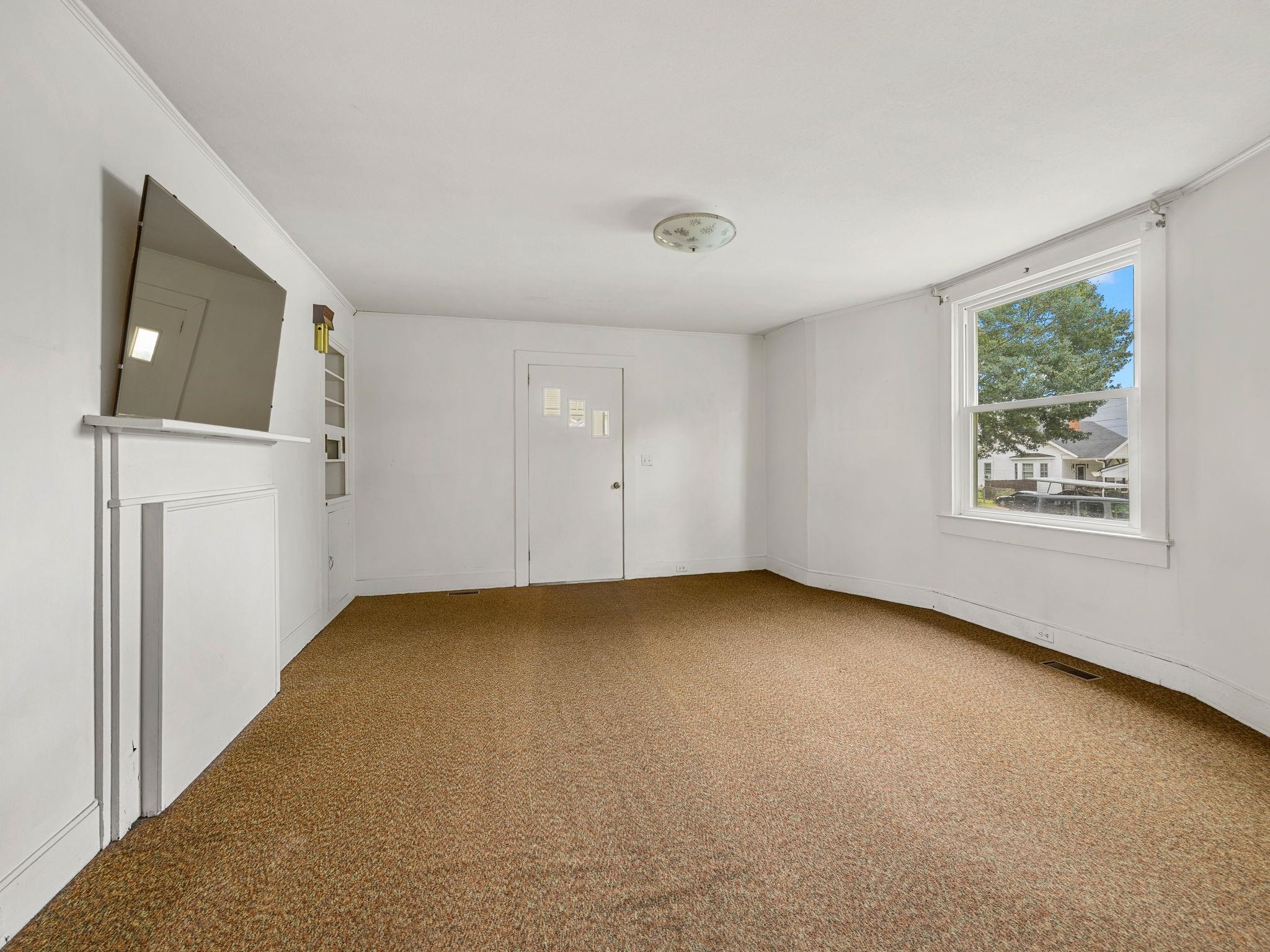33 Lawrence Street Property Photo 12