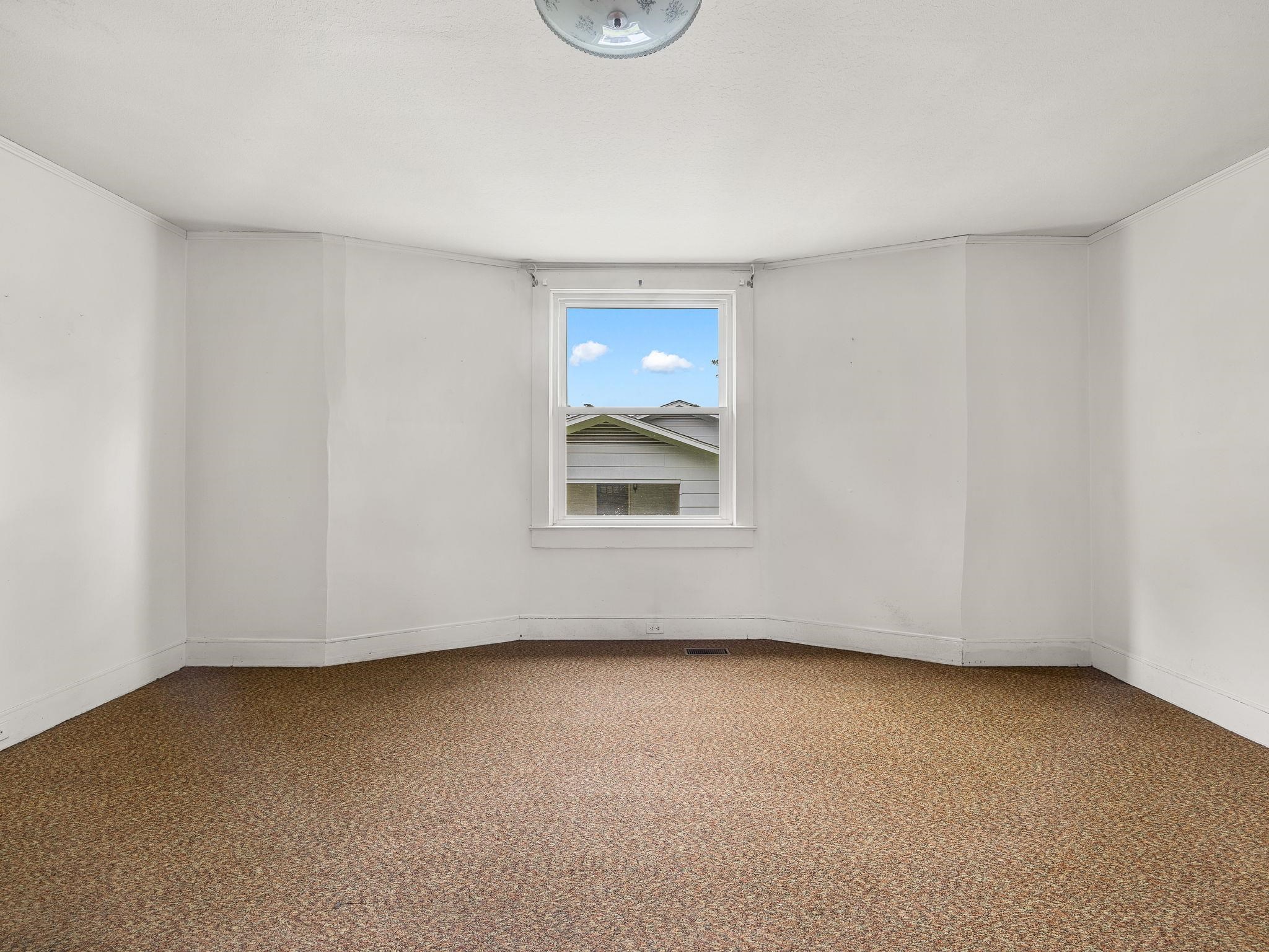 33 Lawrence Street Property Photo 14