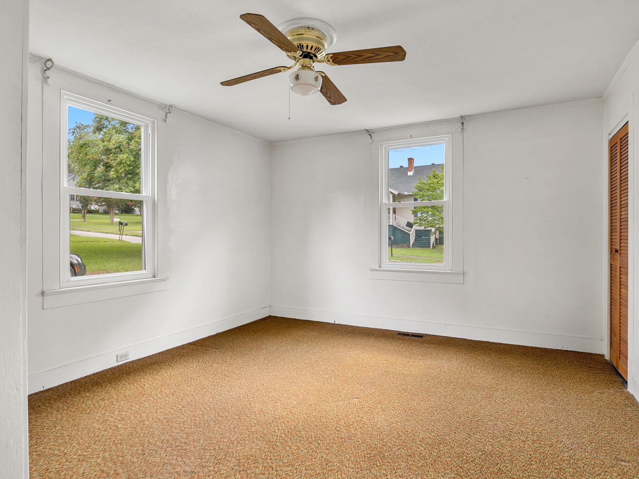 33 Lawrence Street Property Photo 23
