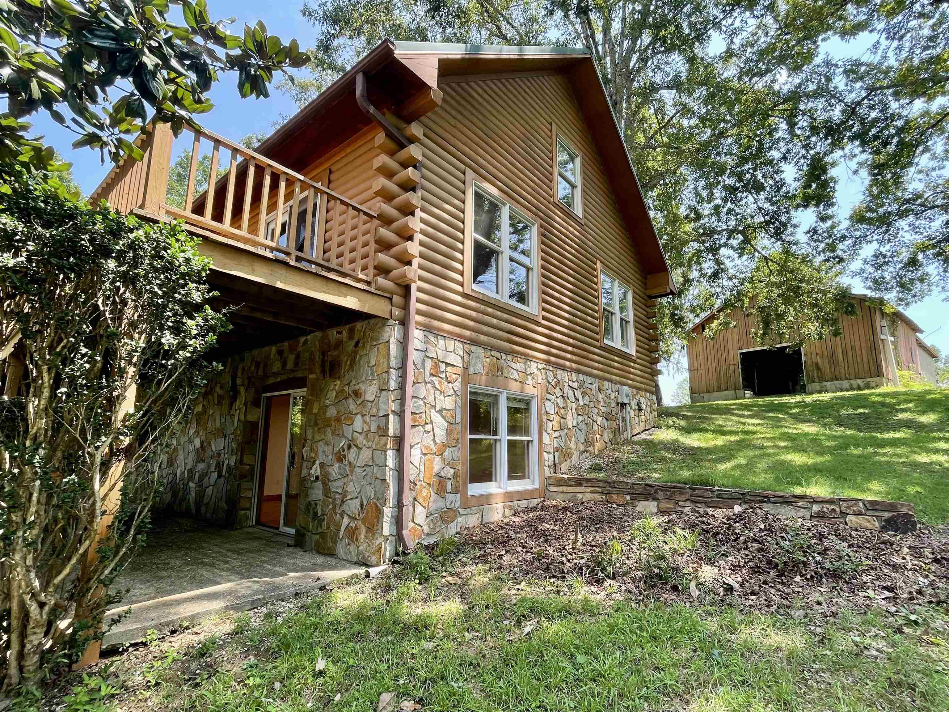 925 Highway 14 W Property Photo 8