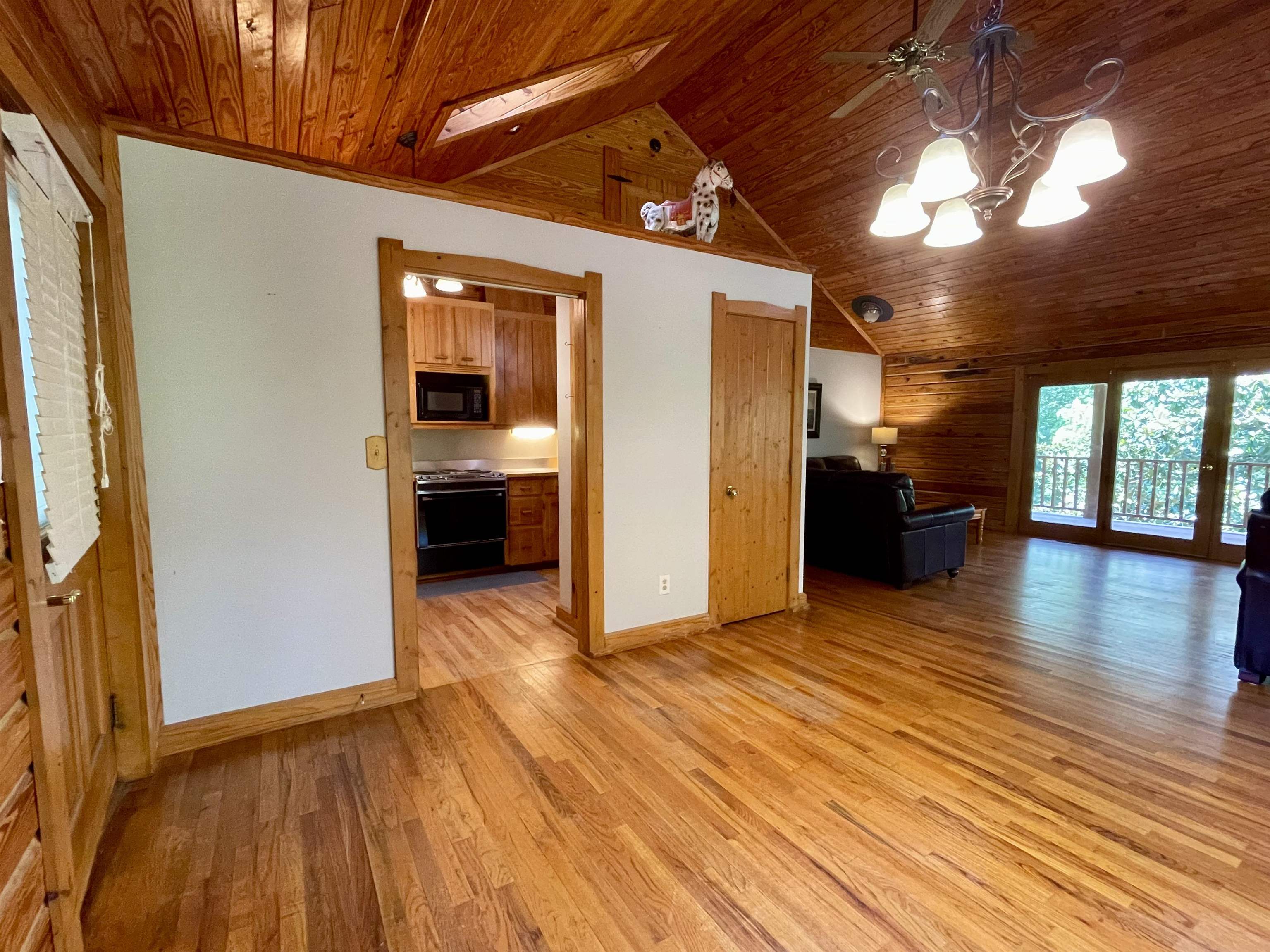 925 Highway 14 W Property Photo 12