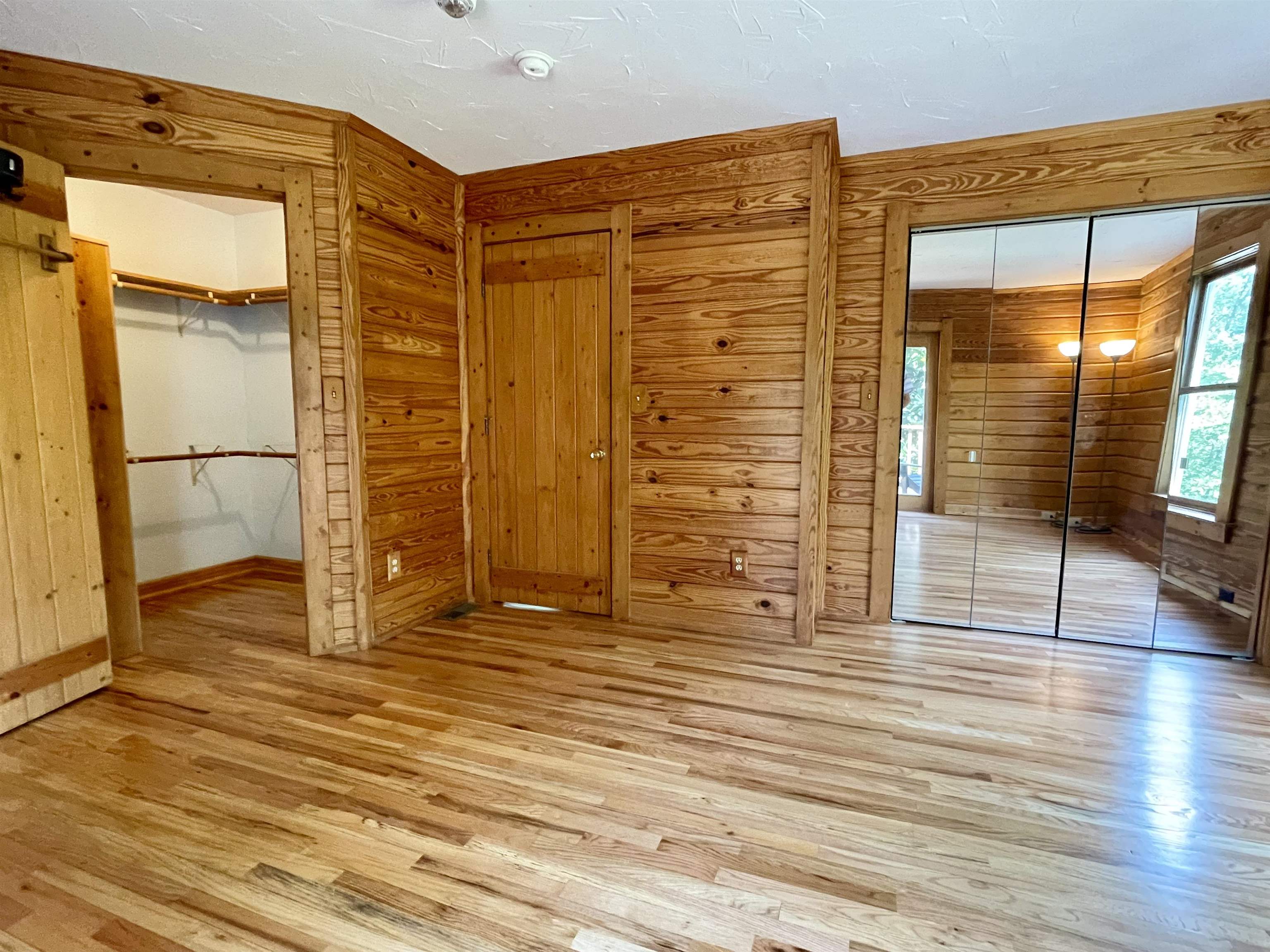 925 Highway 14 W Property Photo 17