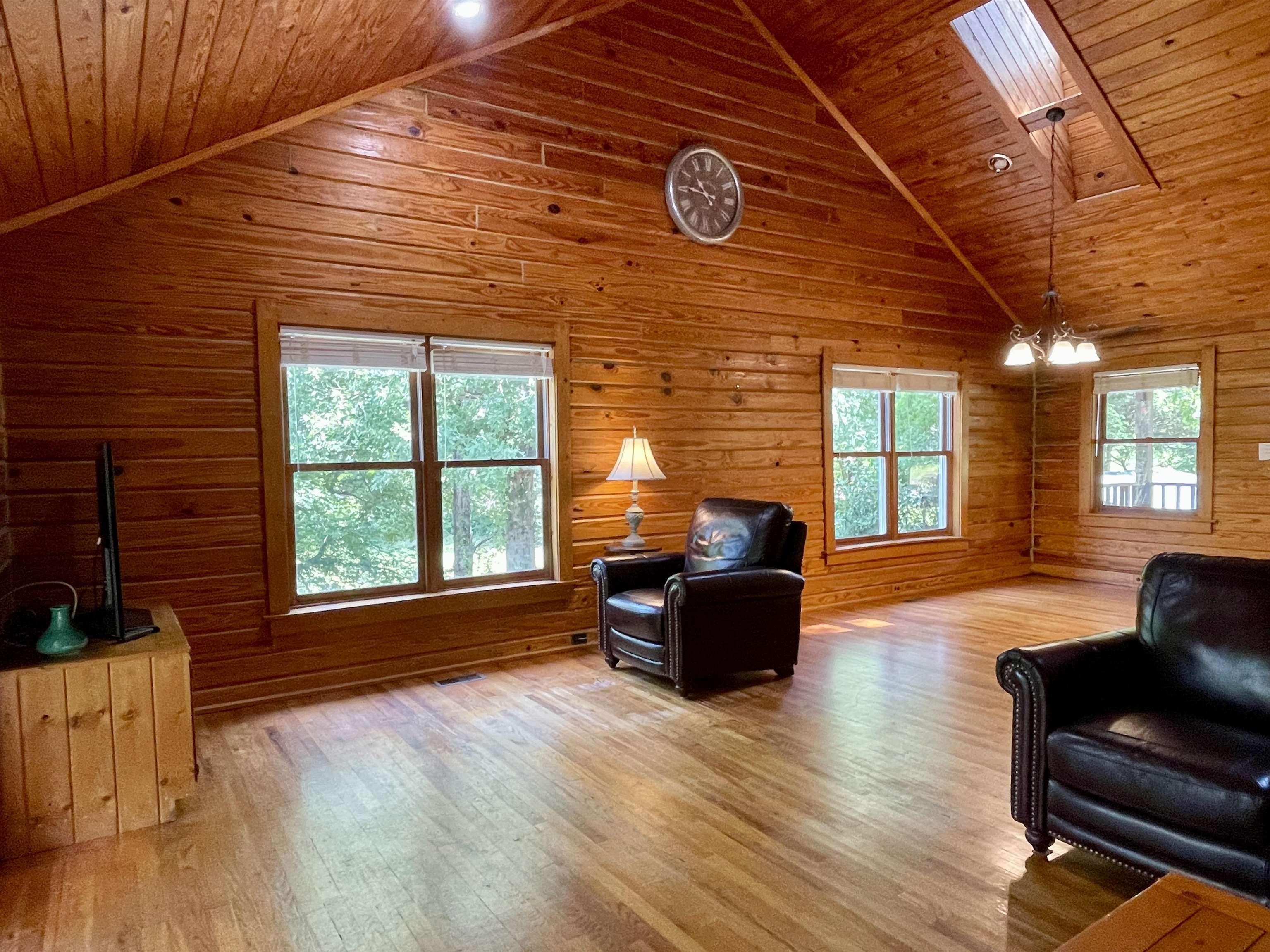 925 Highway 14 W Property Photo 28
