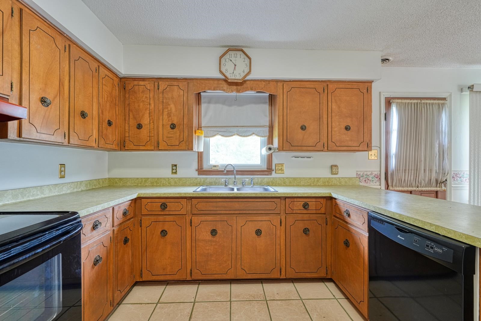158 Brookhaven Drive Property Photo 9
