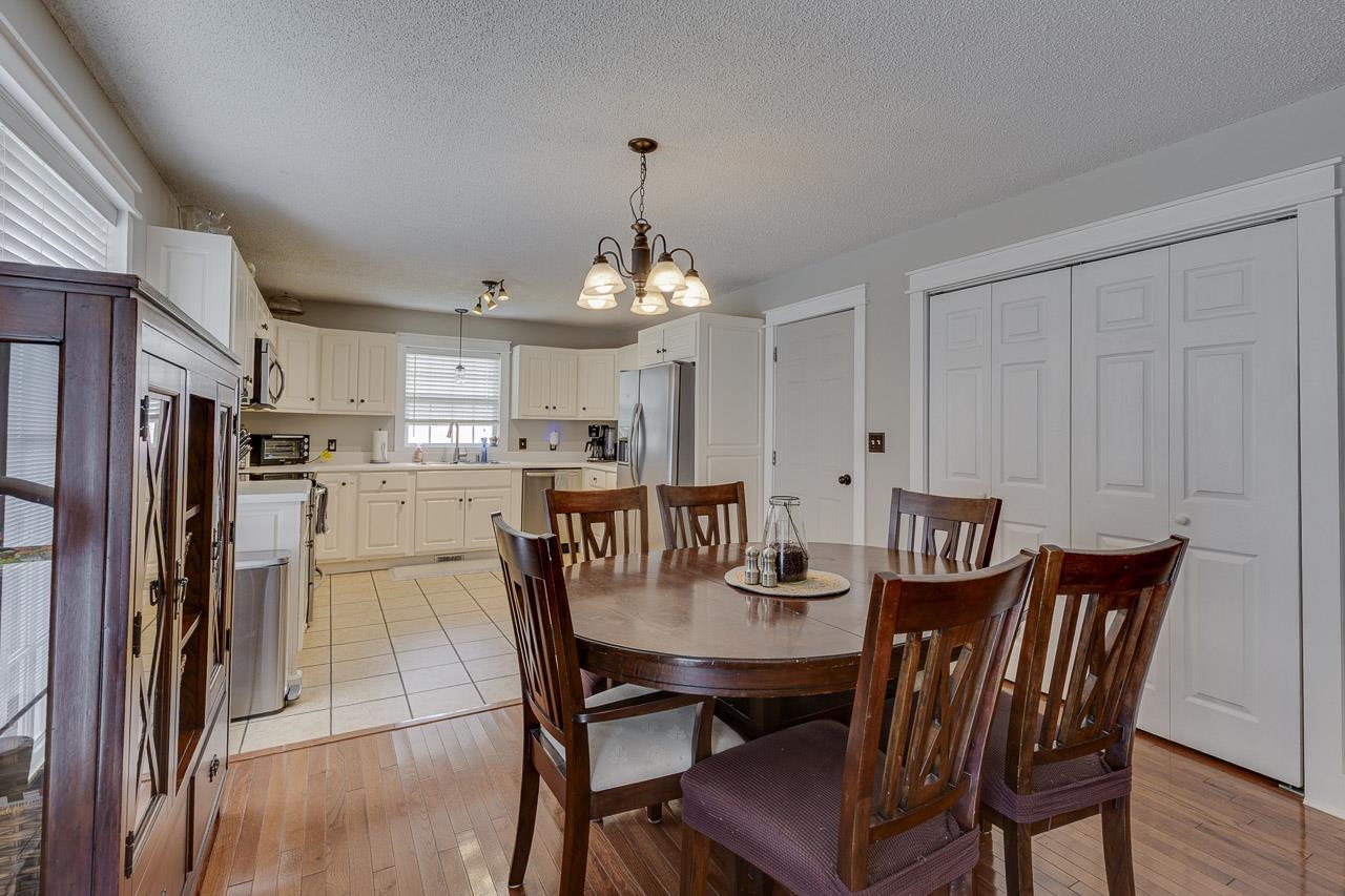 8 Shady Pines Court Property Photo 12