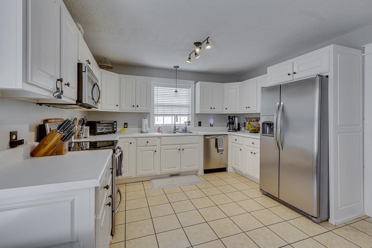 8 Shady Pines Court Property Photo 15