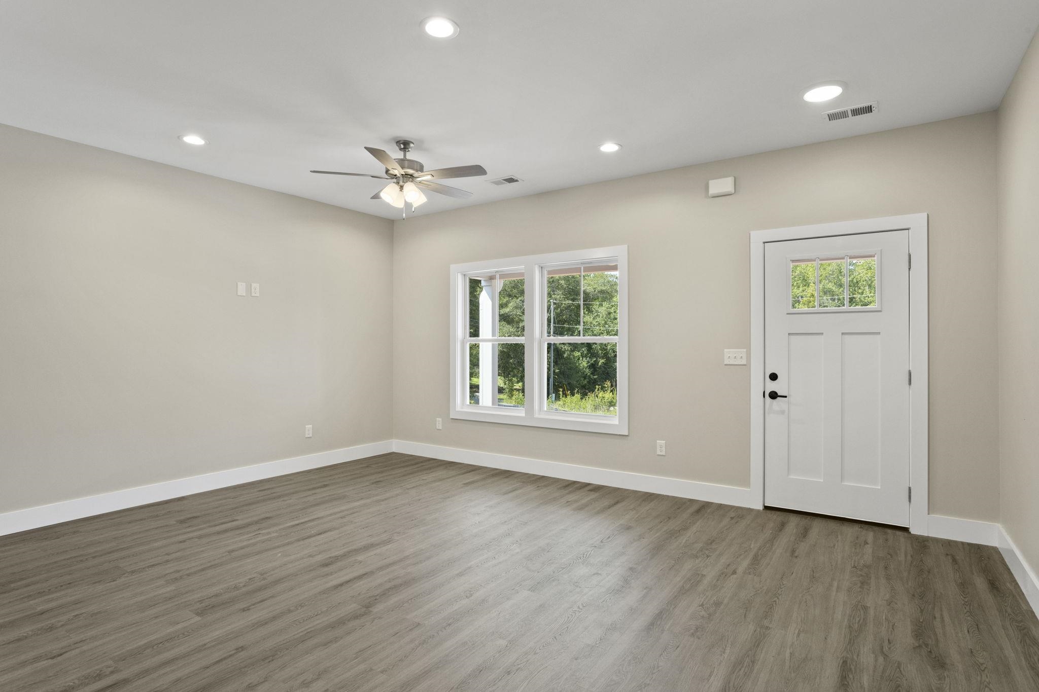 631 Skyline Drive Property Photo 3