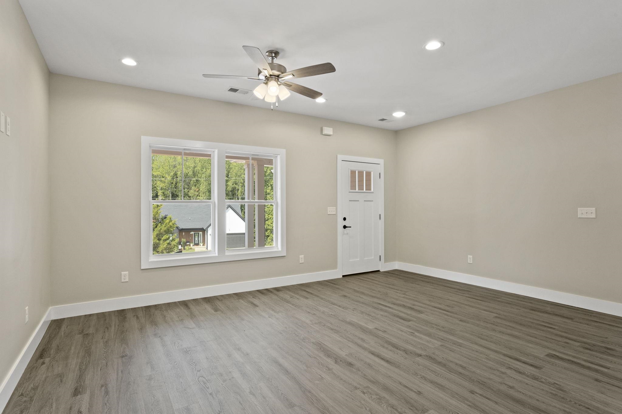 631 Skyline Drive Property Photo 5