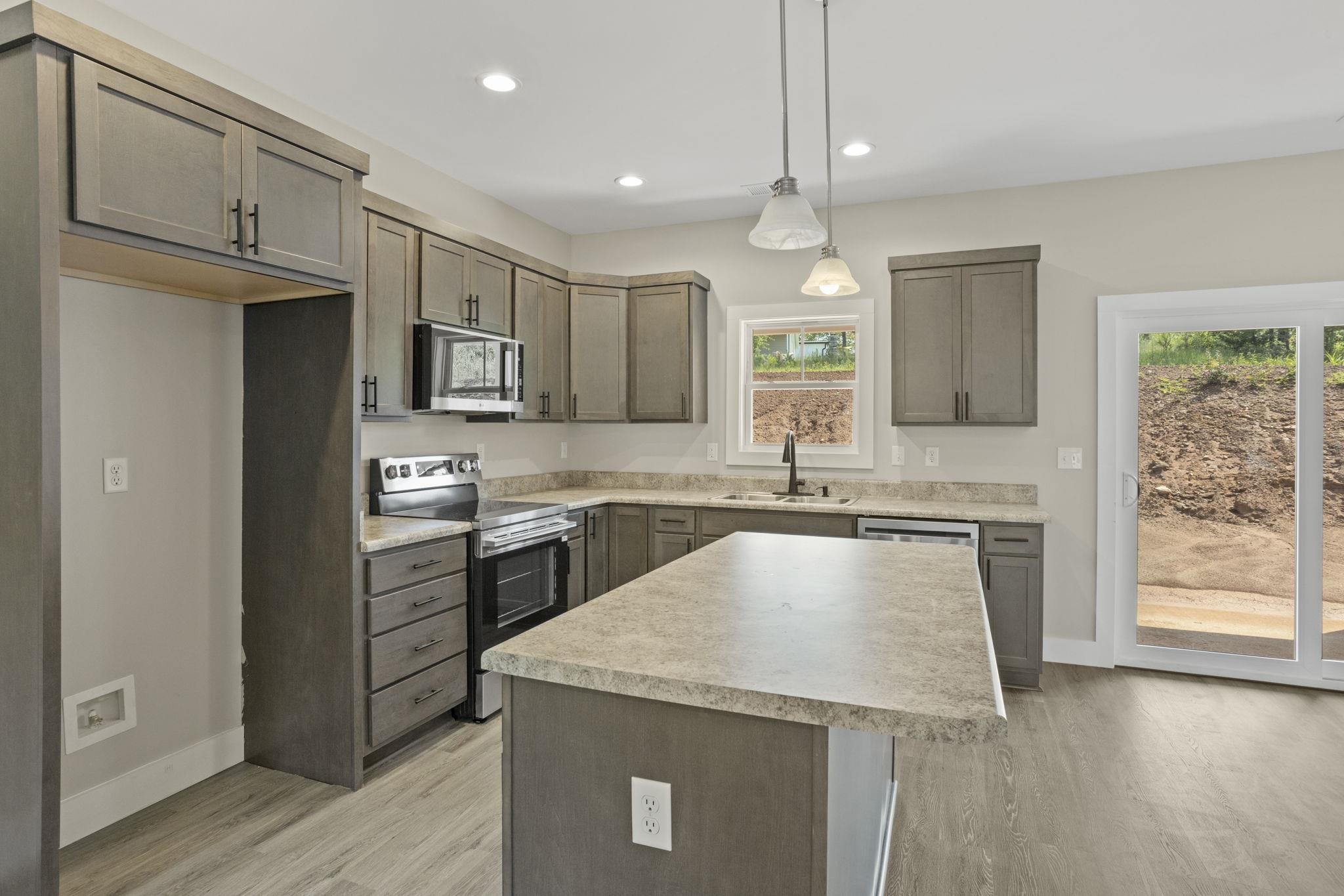 631 Skyline Drive Property Photo 9