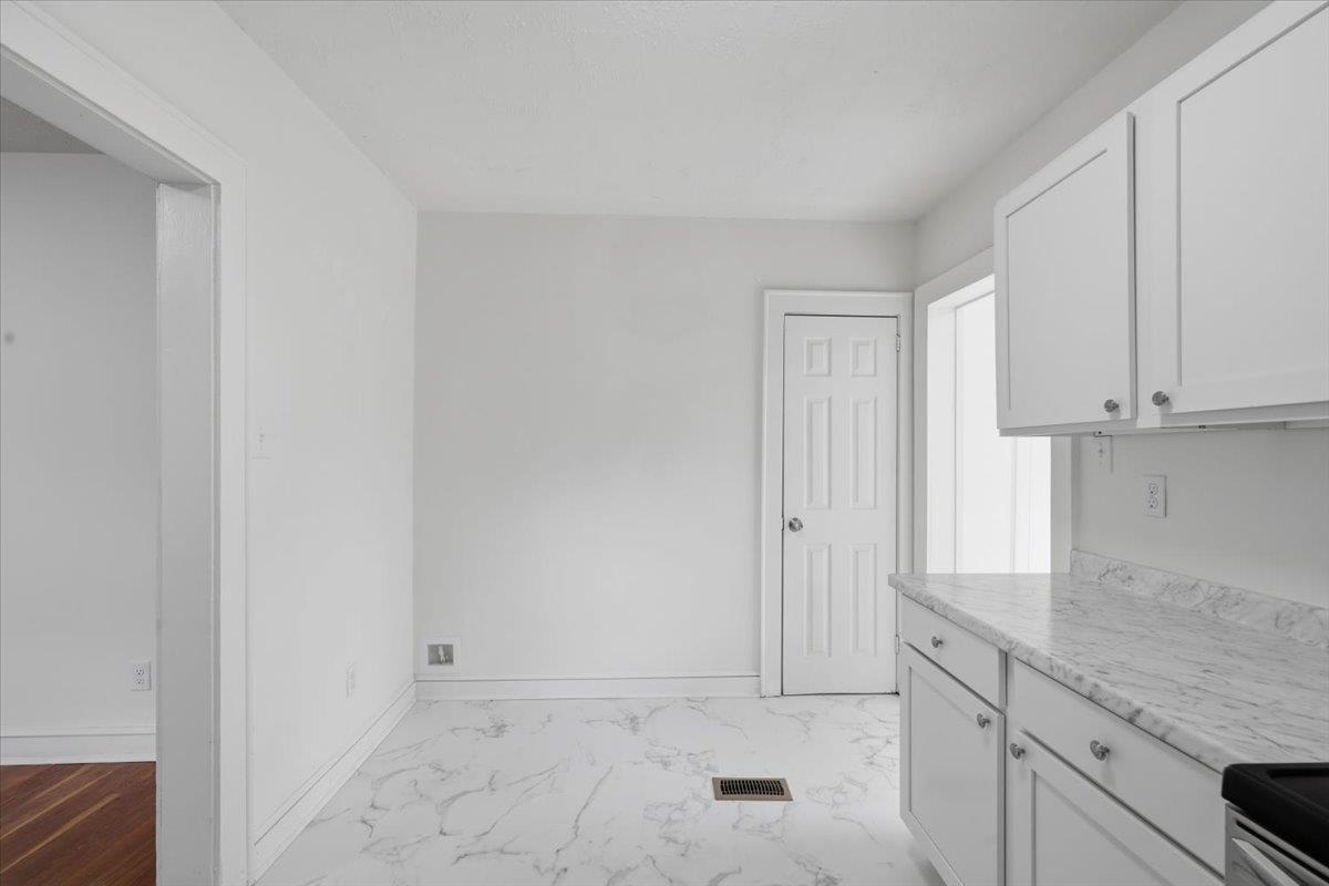 553 Pinckney Court Property Photo 12