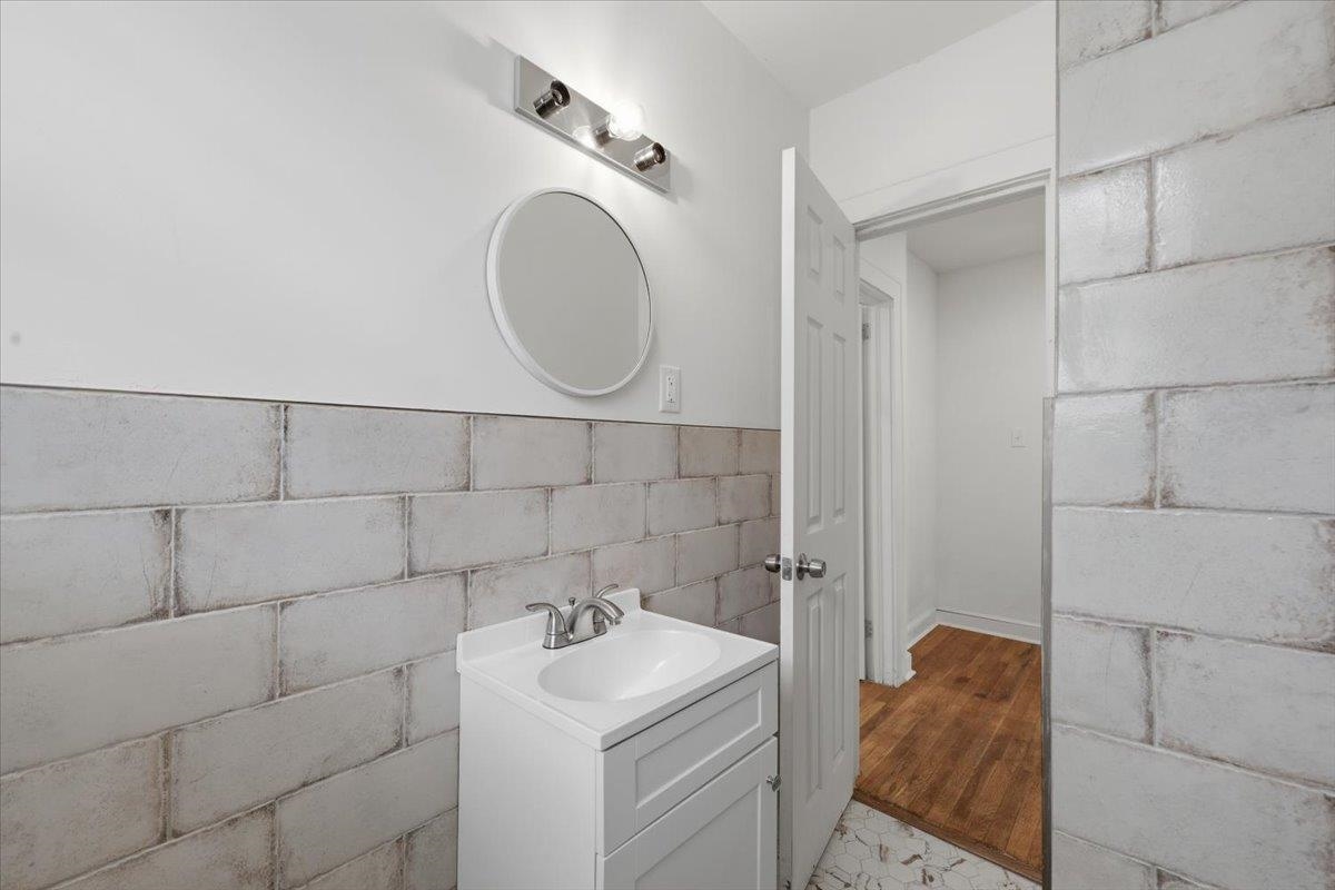 553 Pinckney Court Property Photo 17