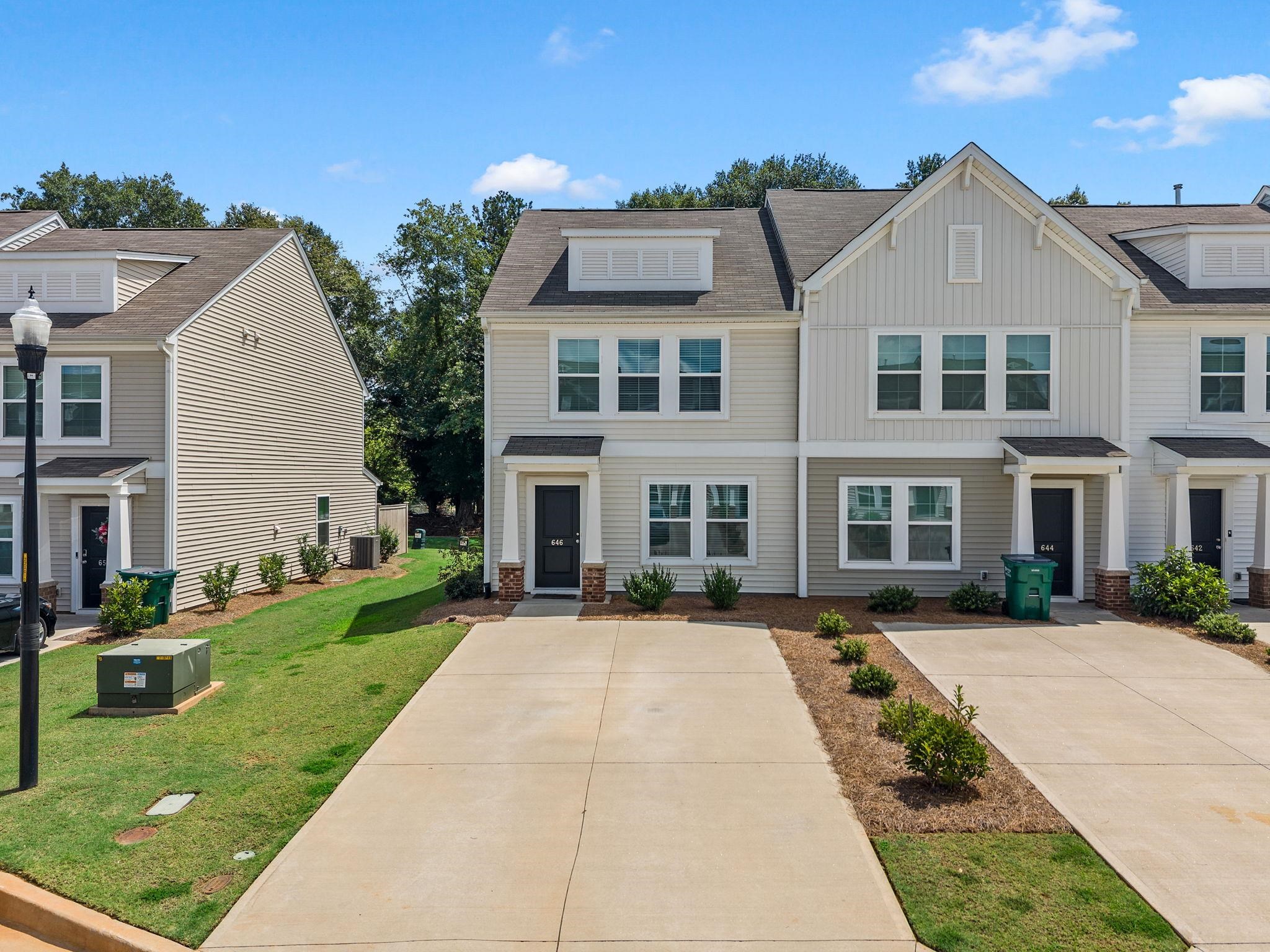 646 Blossom Run Property Photo 2