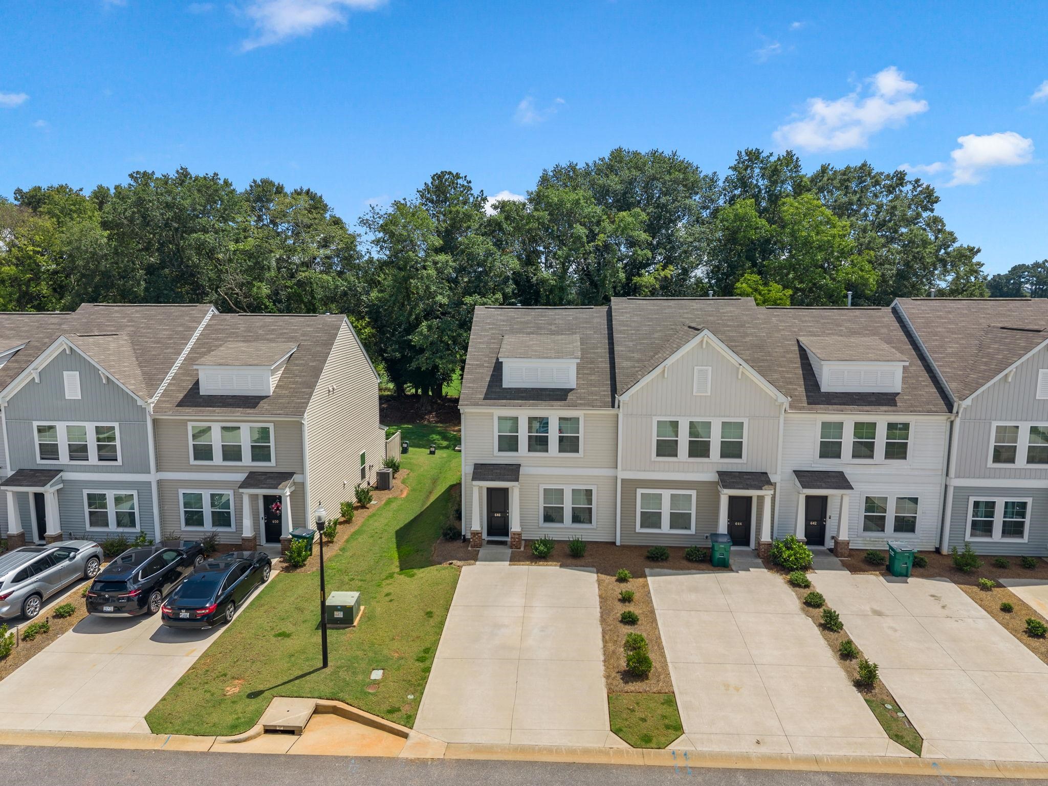 646 Blossom Run Property Photo 4