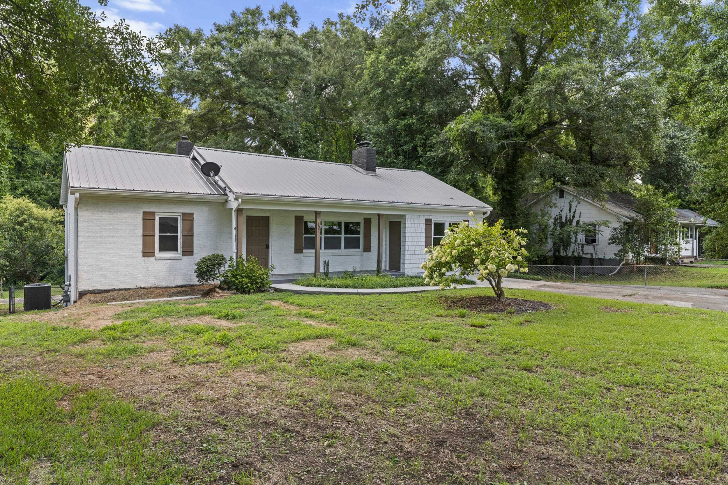 107 Coldbrook Drive Property Photo 3