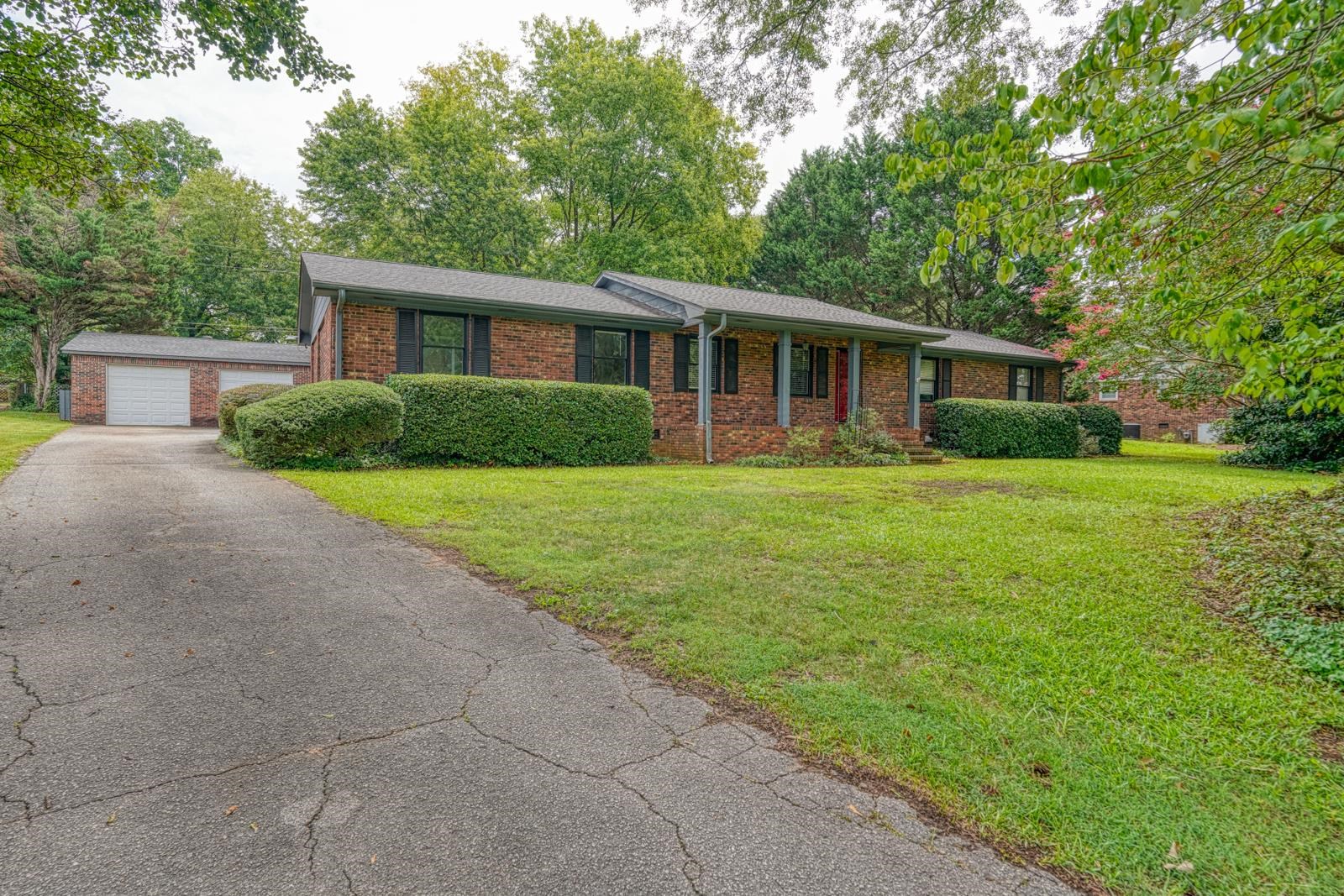902 Vannessa Drive Property Photo 3