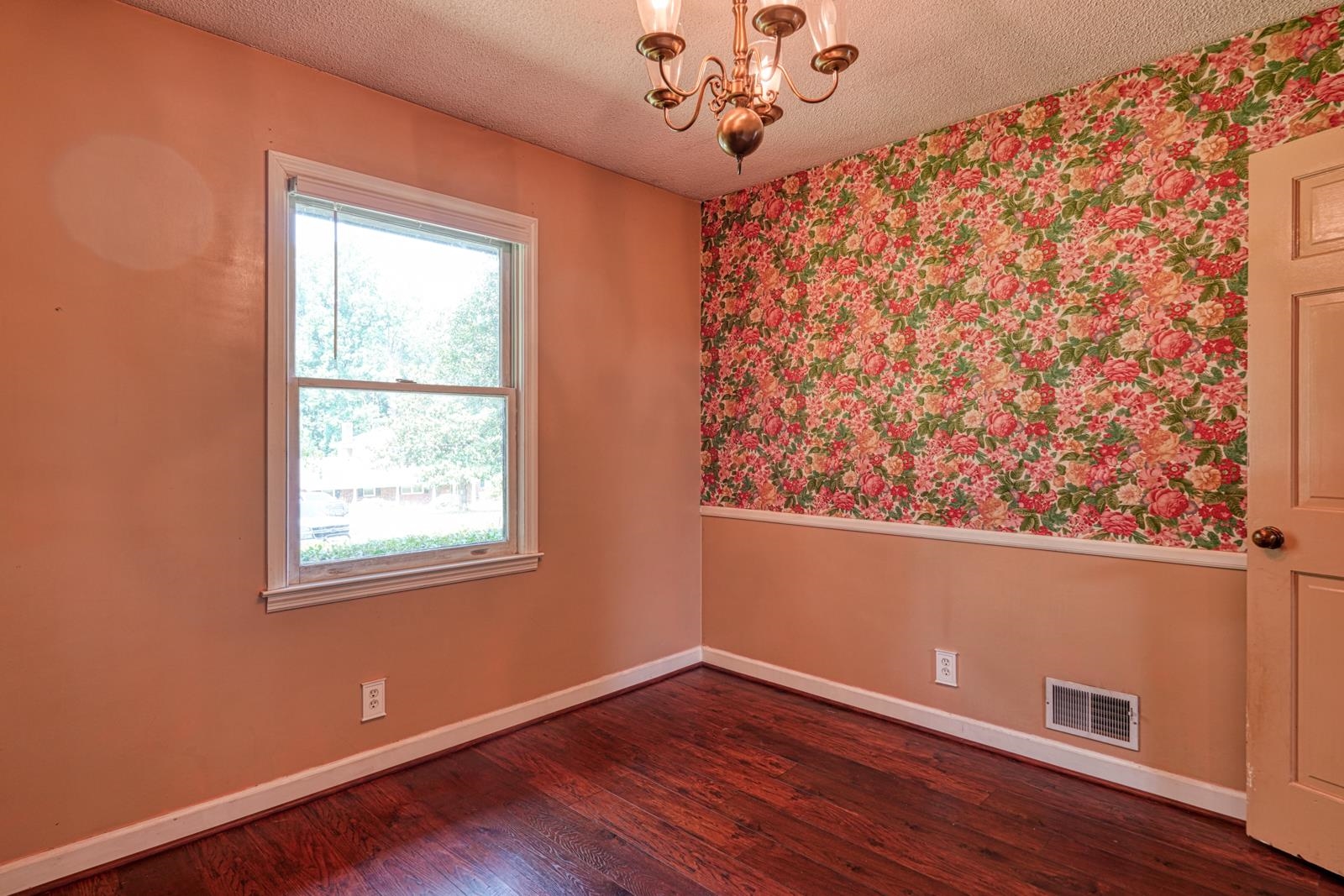 902 Vannessa Drive Property Photo 6
