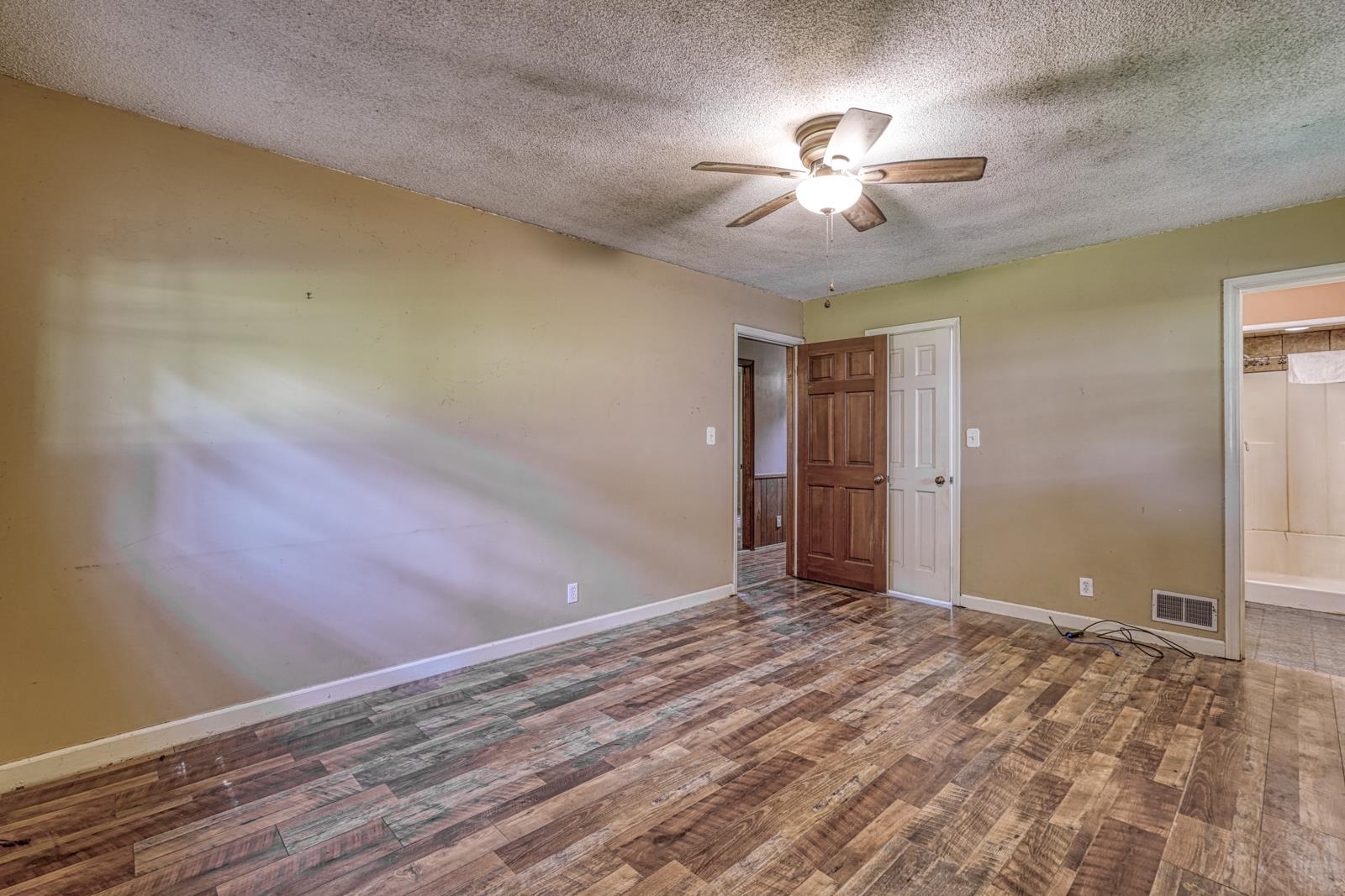 902 Vannessa Drive Property Photo 14