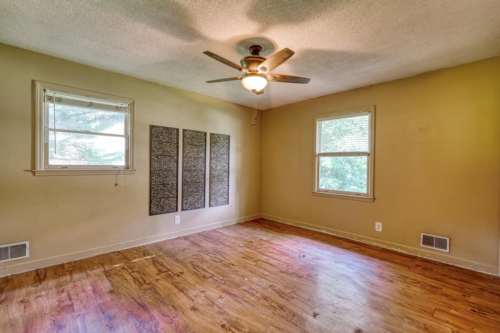 902 Vannessa Drive Property Photo 16