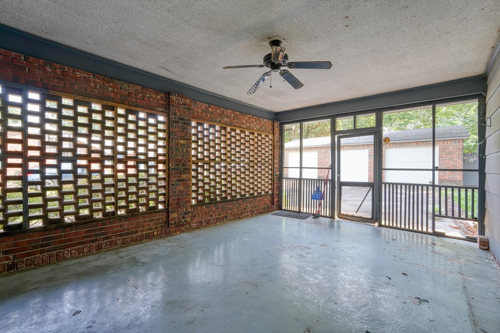 902 Vannessa Drive Property Photo 18