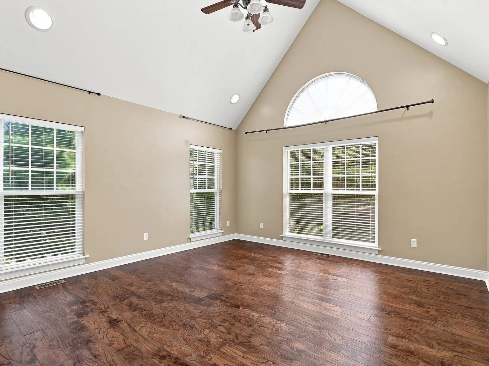 454 Morningmist Drive Property Photo 14