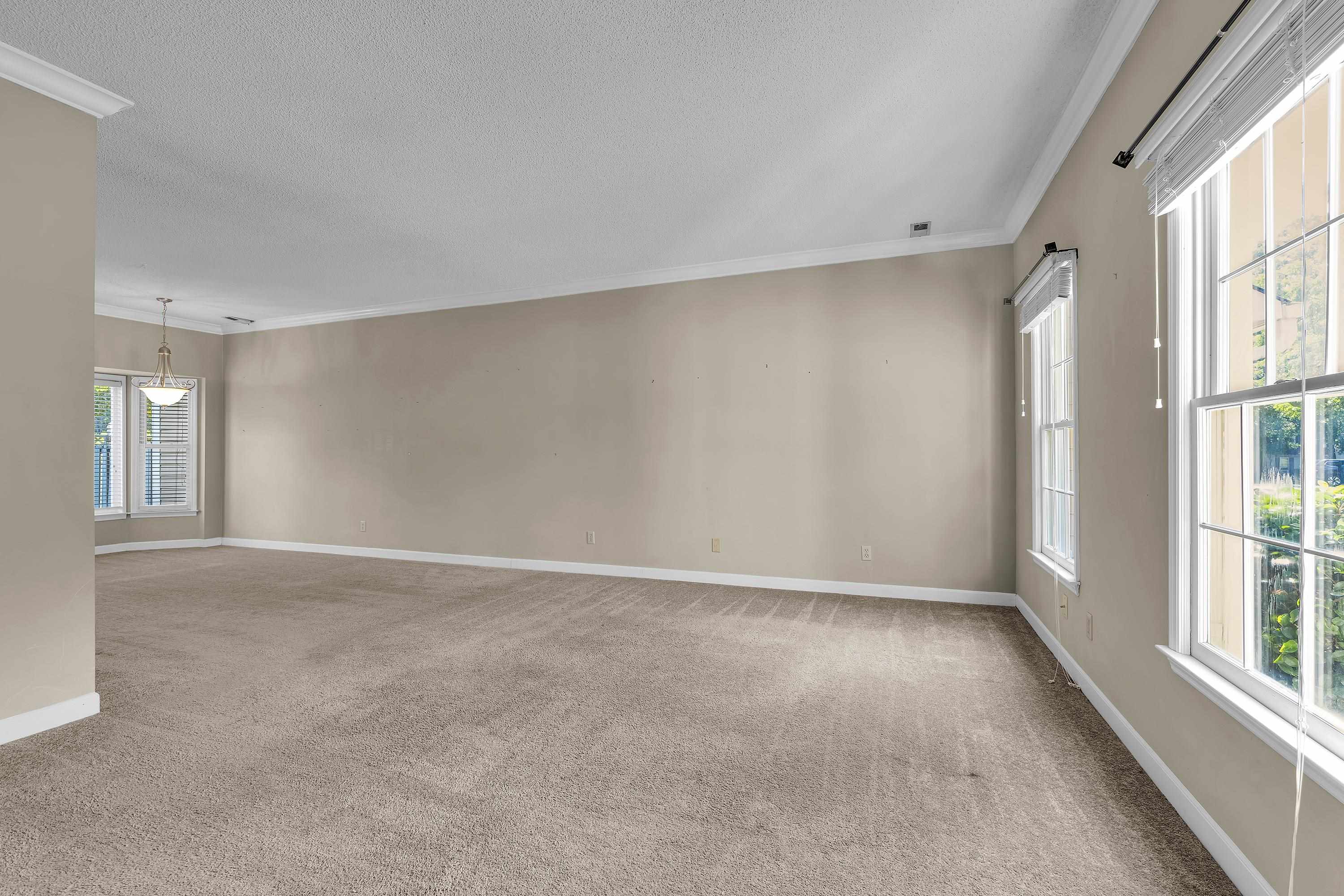 218 Woodburn Club Lane Property Photo 4