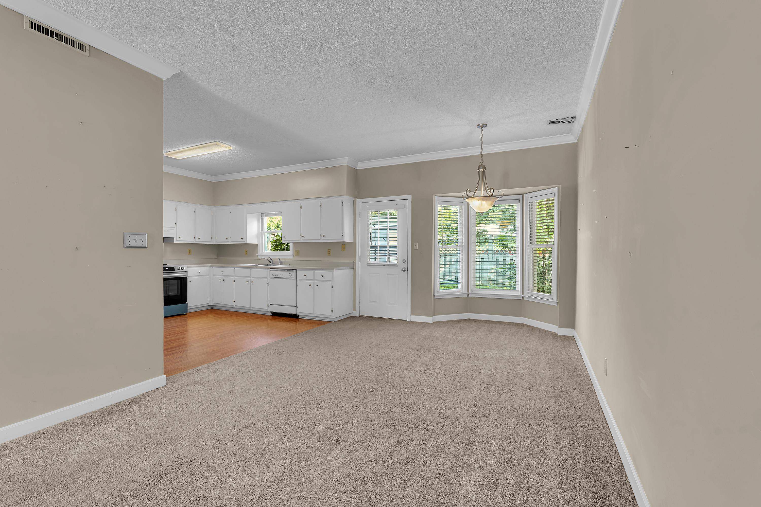218 Woodburn Club Lane Property Photo 5