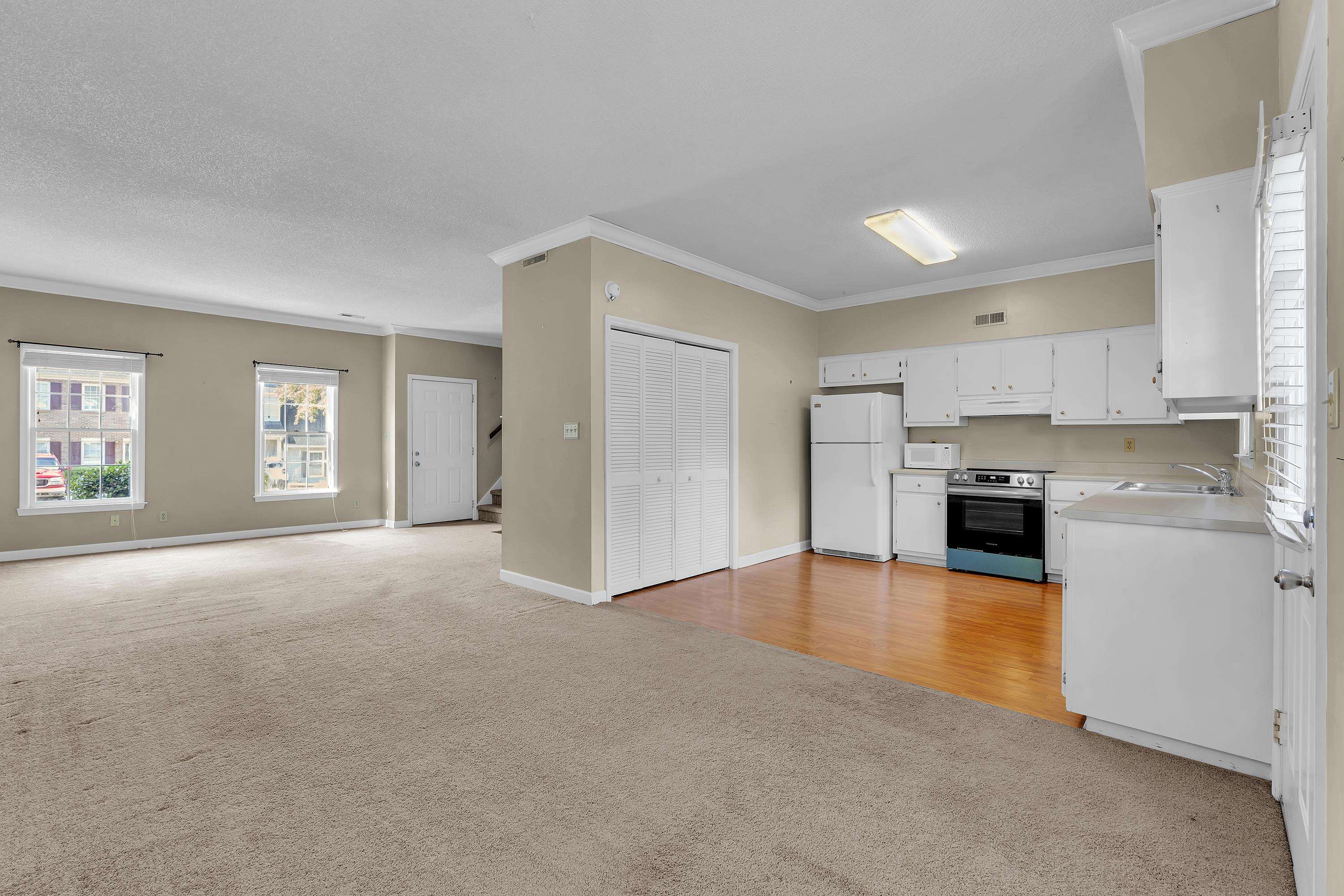 218 Woodburn Club Lane Property Photo 6