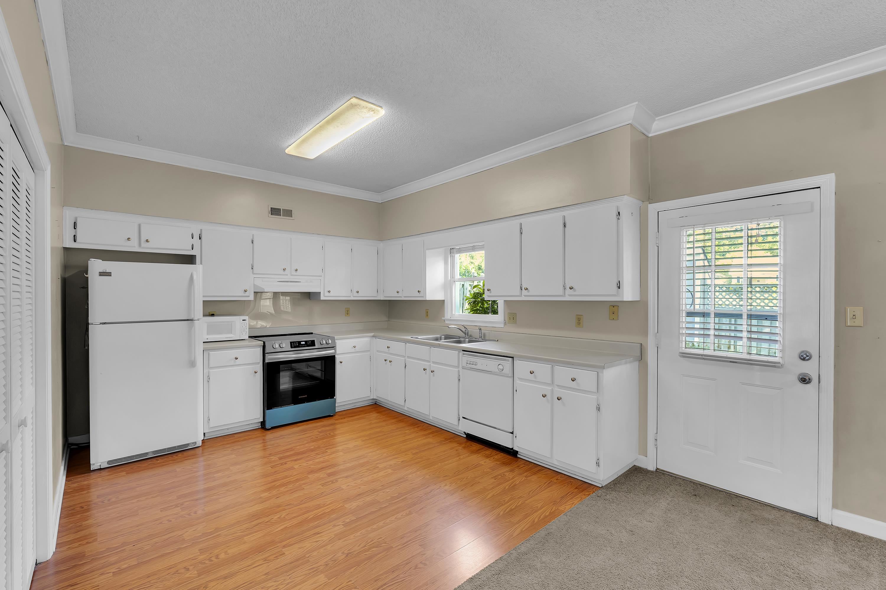 218 Woodburn Club Lane Property Photo 7