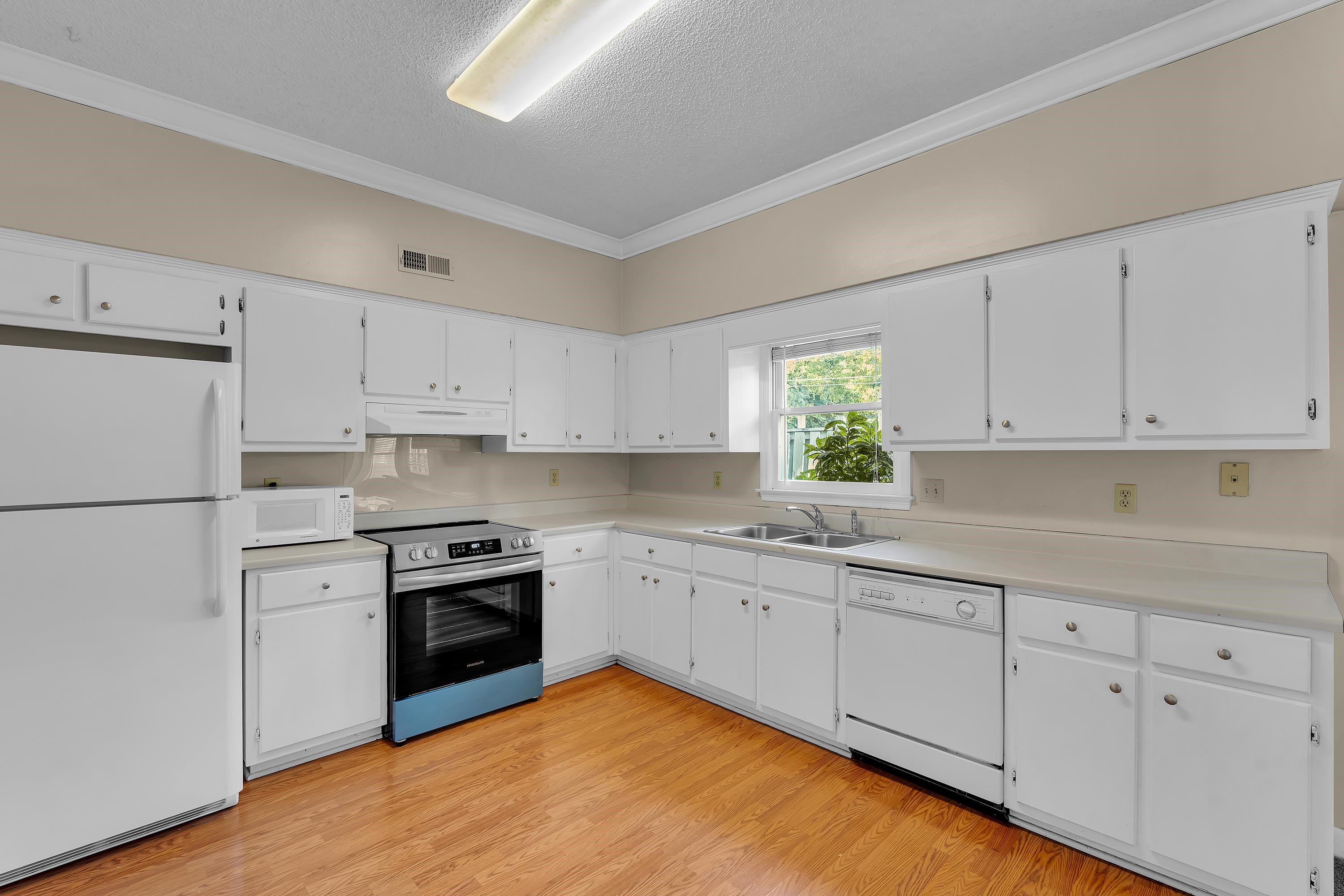 218 Woodburn Club Lane Property Photo 10