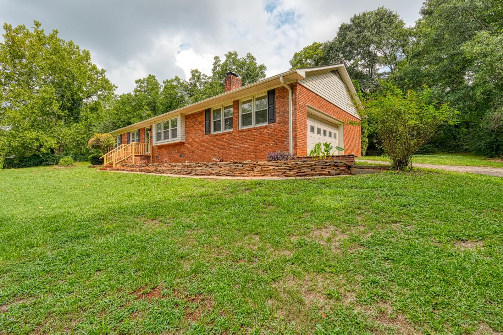 682 Davis Trading Post Road Property Photo 1