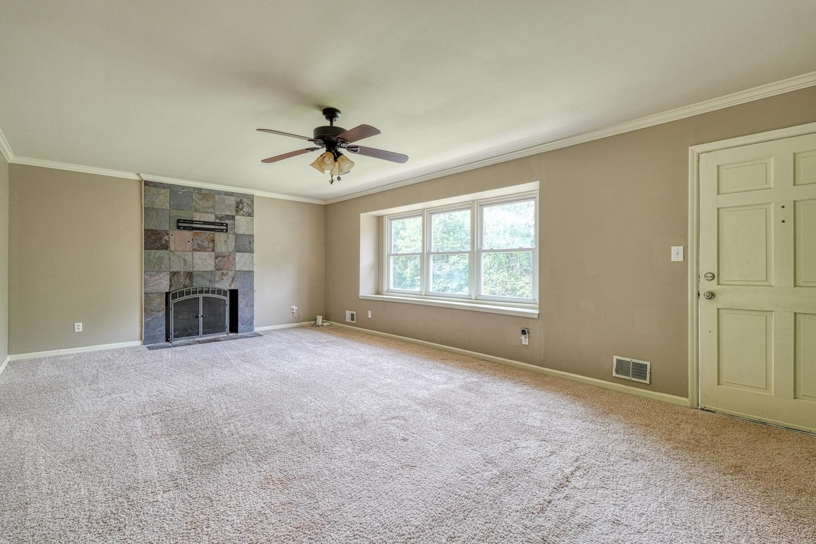 682 Davis Trading Post Road Property Photo 4