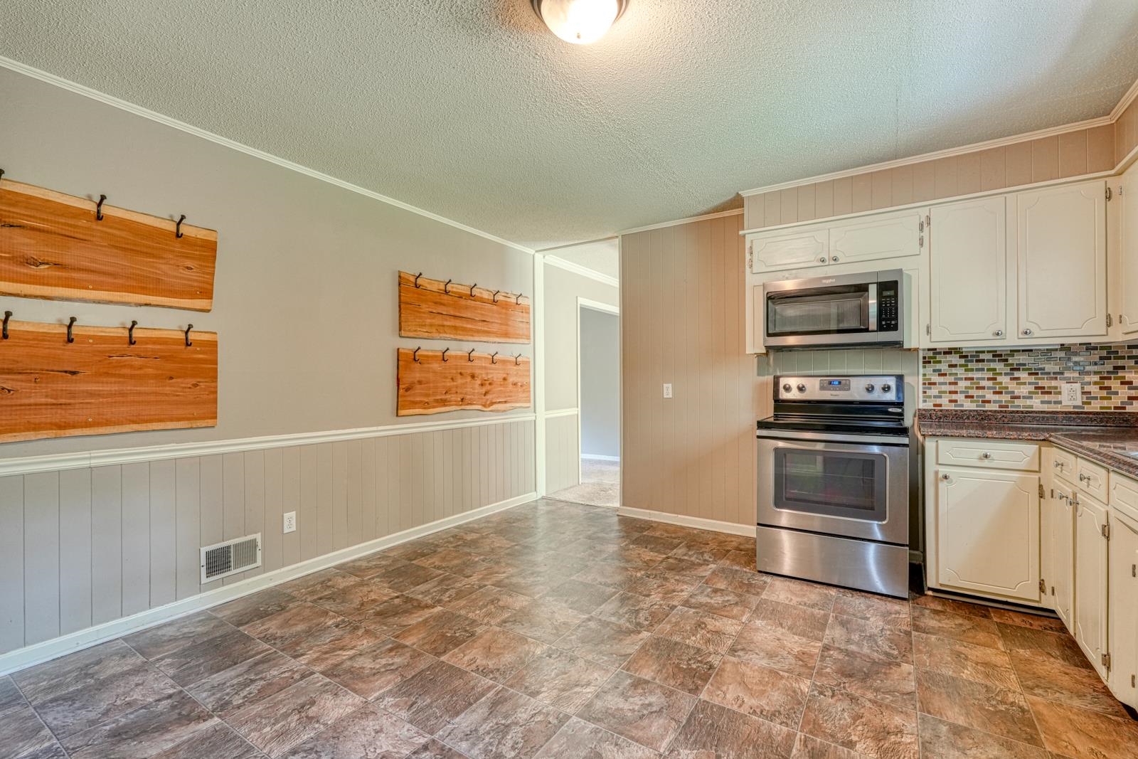 682 Davis Trading Post Road Property Photo 12