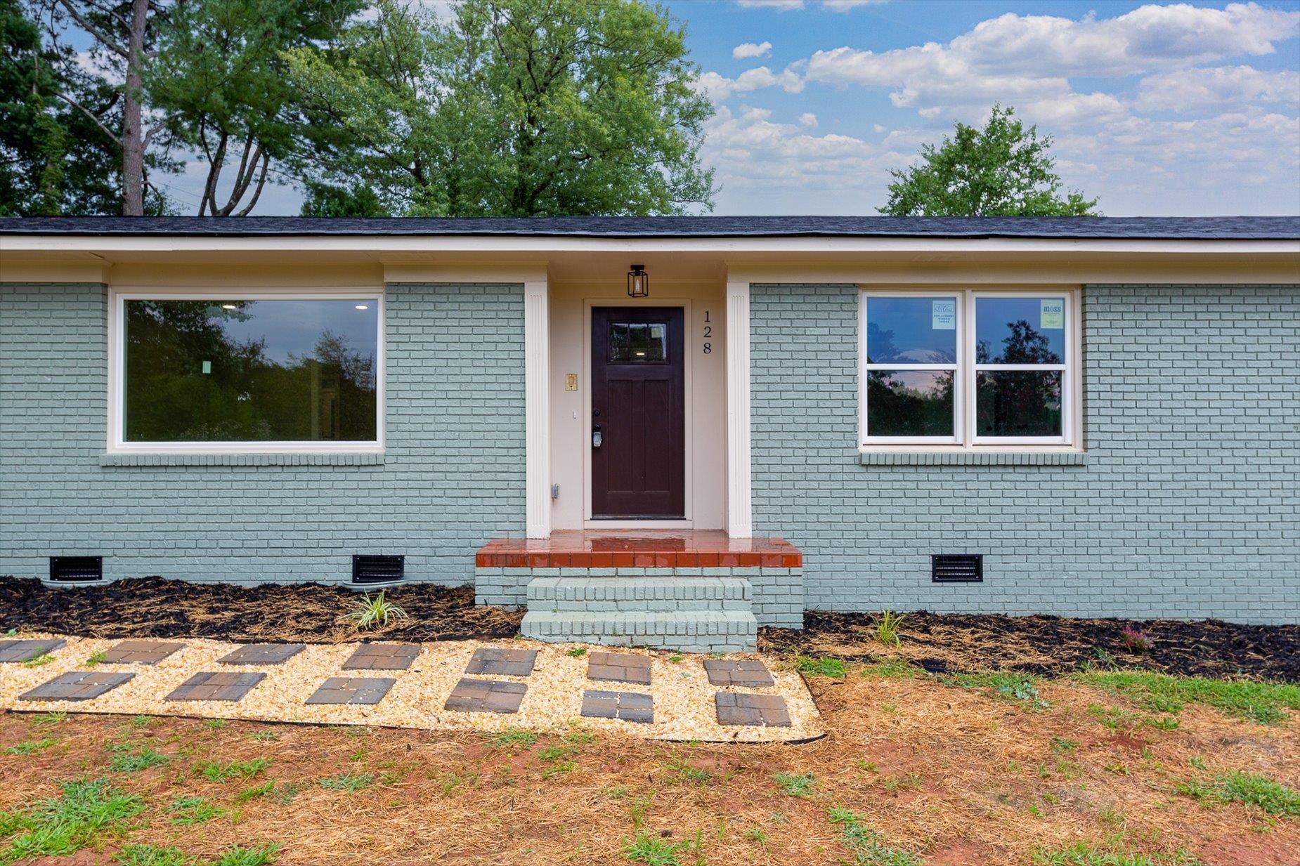 128 Galaxie Place Property Photo 1