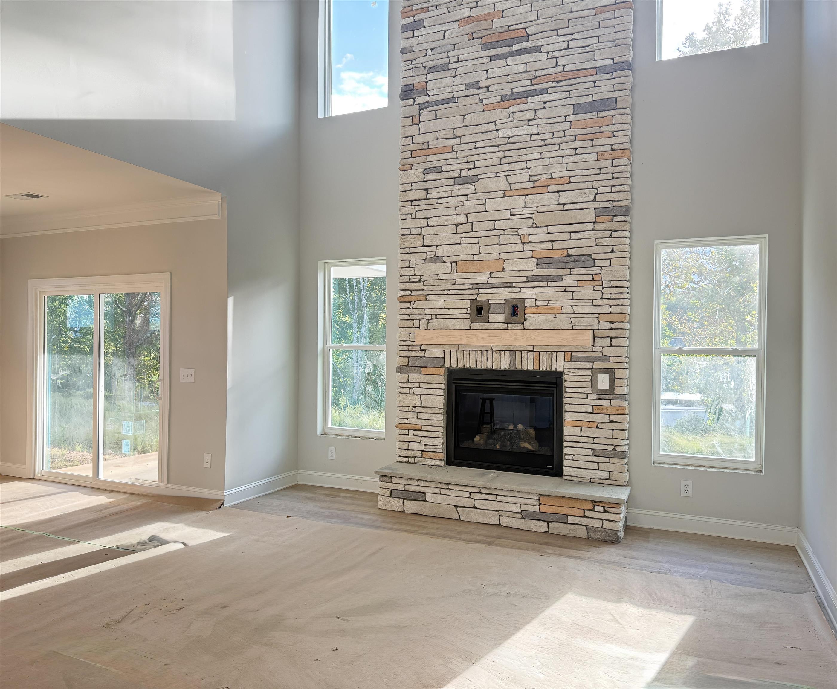 1121 Stable Way Property Photo 4