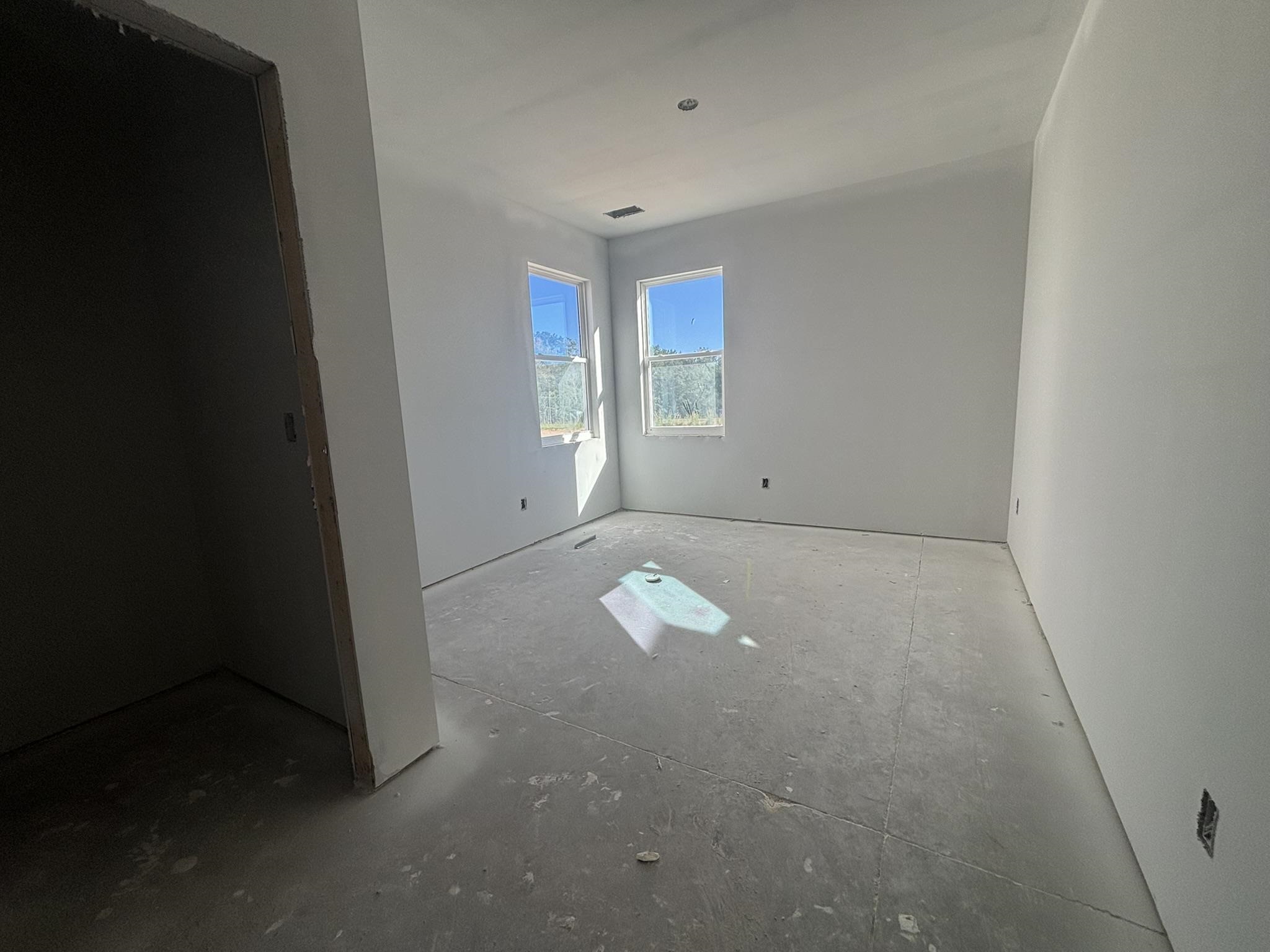 1824 Betsy Ross Drive Property Photo 4