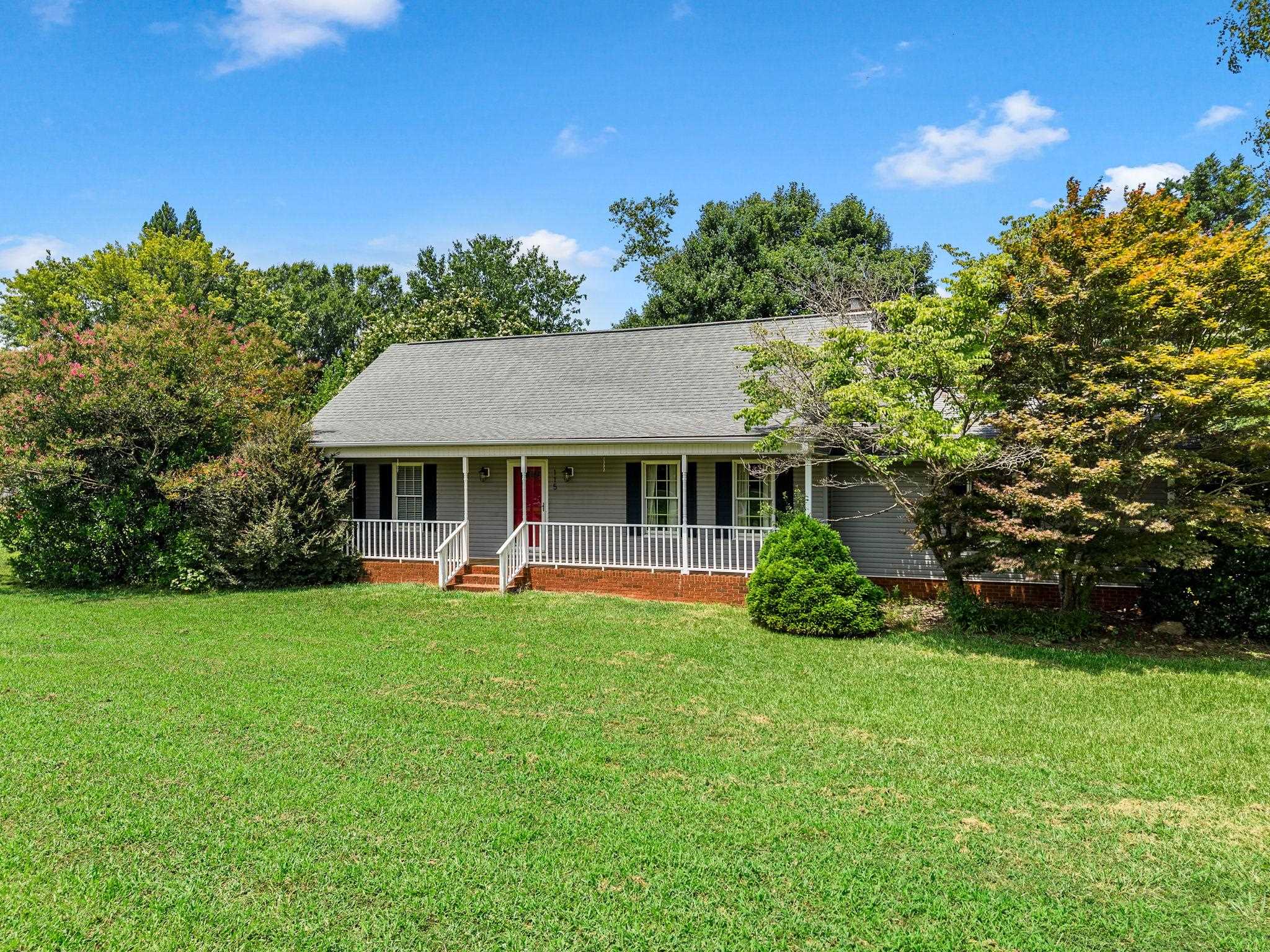 115 Berrys Pond Drive Property Photo 3