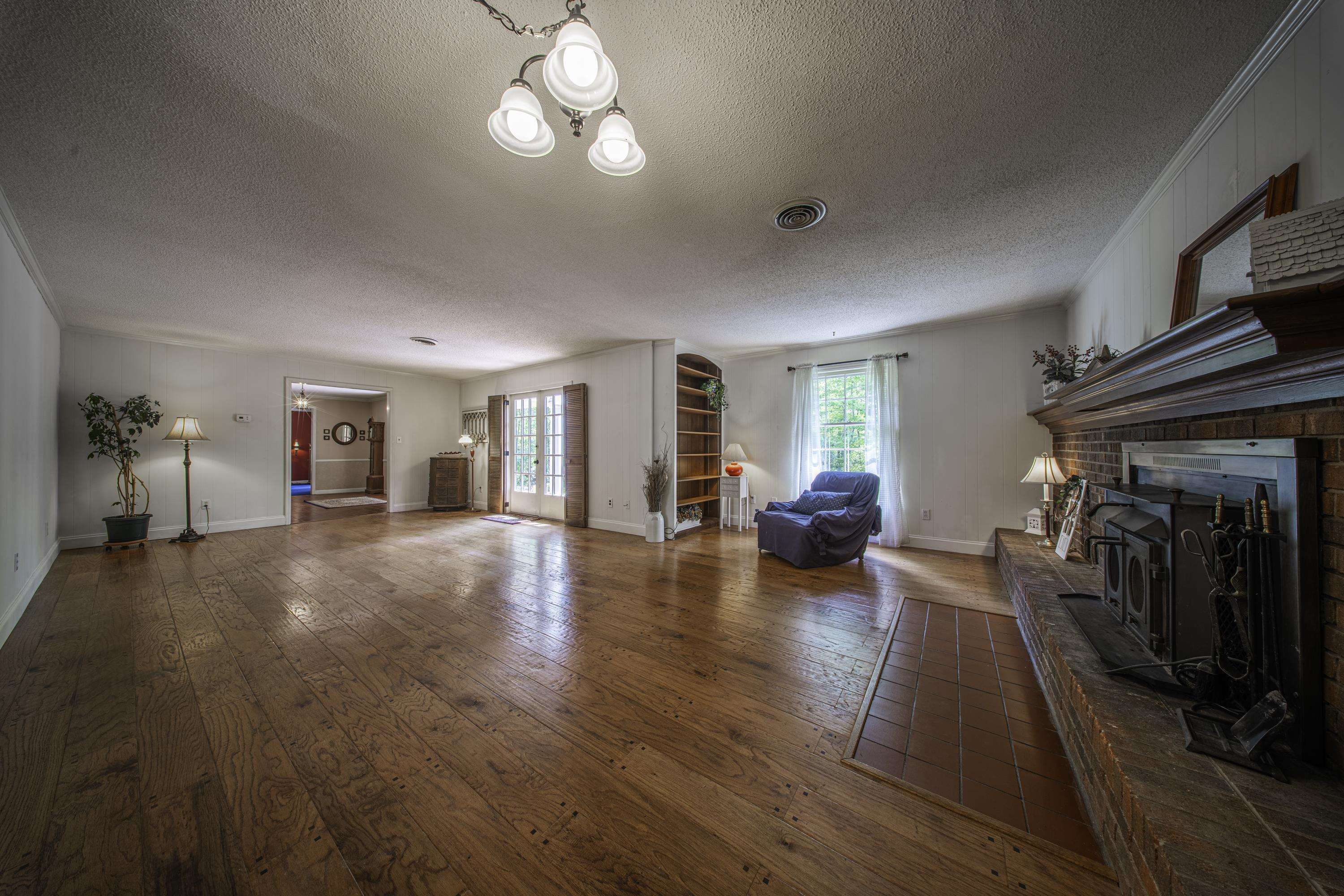 225 Walnut Hill Lane Property Photo 9