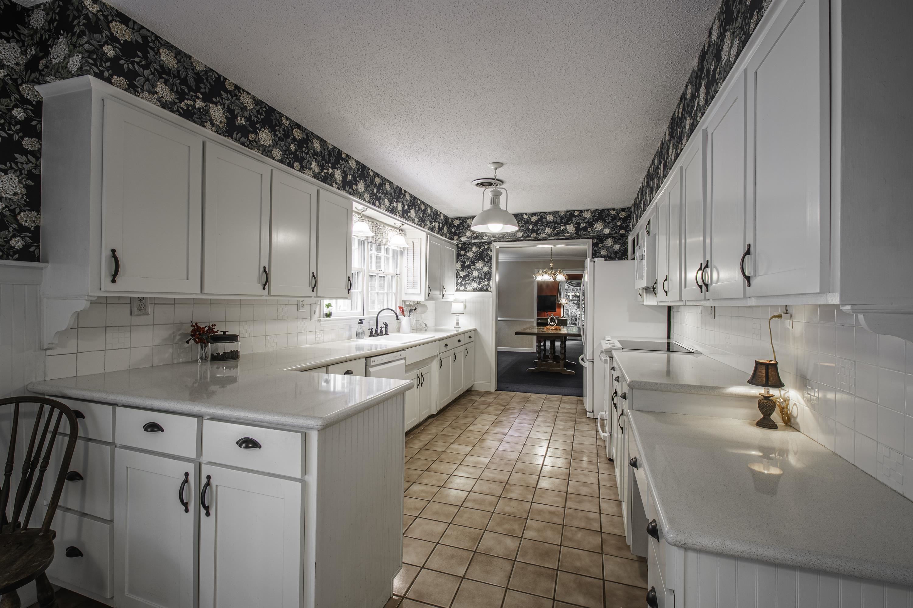 225 Walnut Hill Lane Property Photo 11
