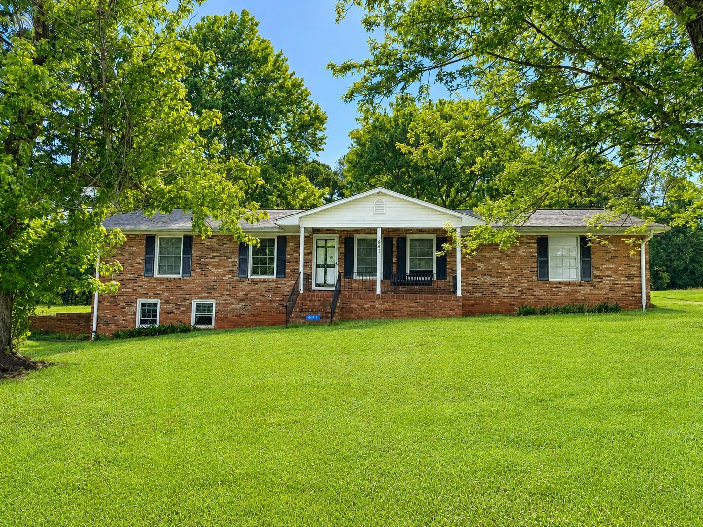 631 Riveroak Circle Property Photo 1