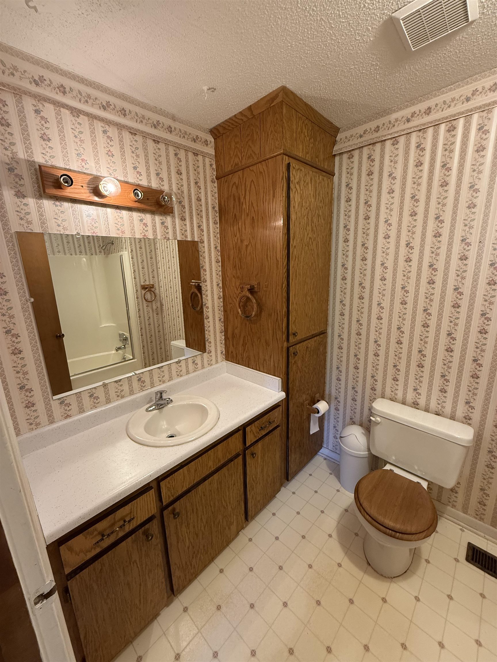 631 Riveroak Circle Property Photo 10