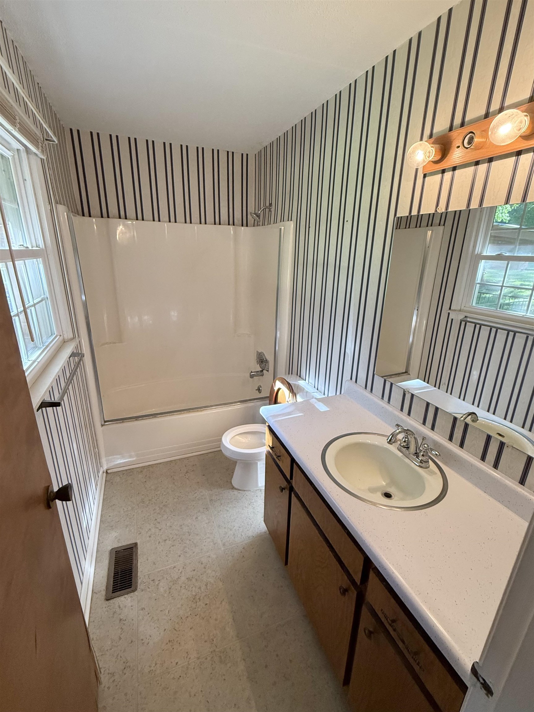 631 Riveroak Circle Property Photo 13