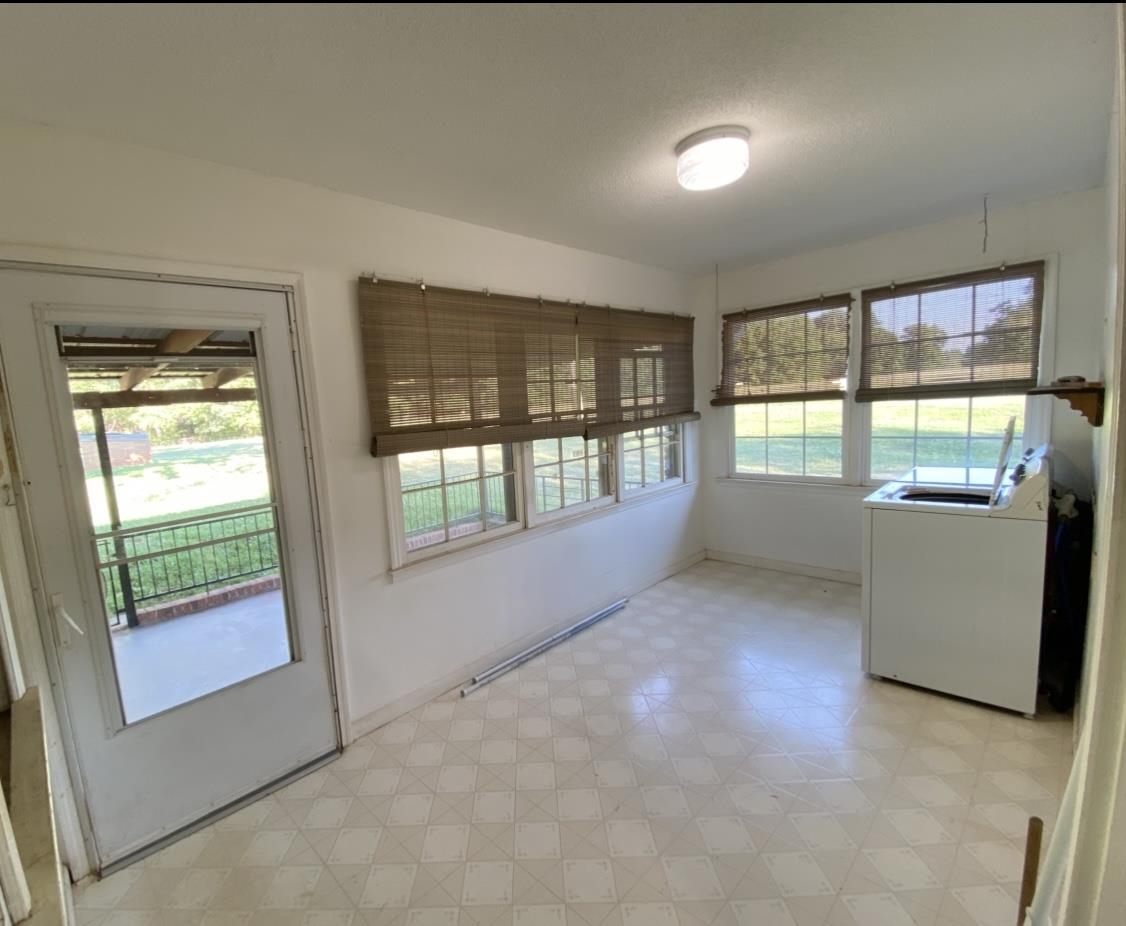 631 Riveroak Circle Property Photo 14