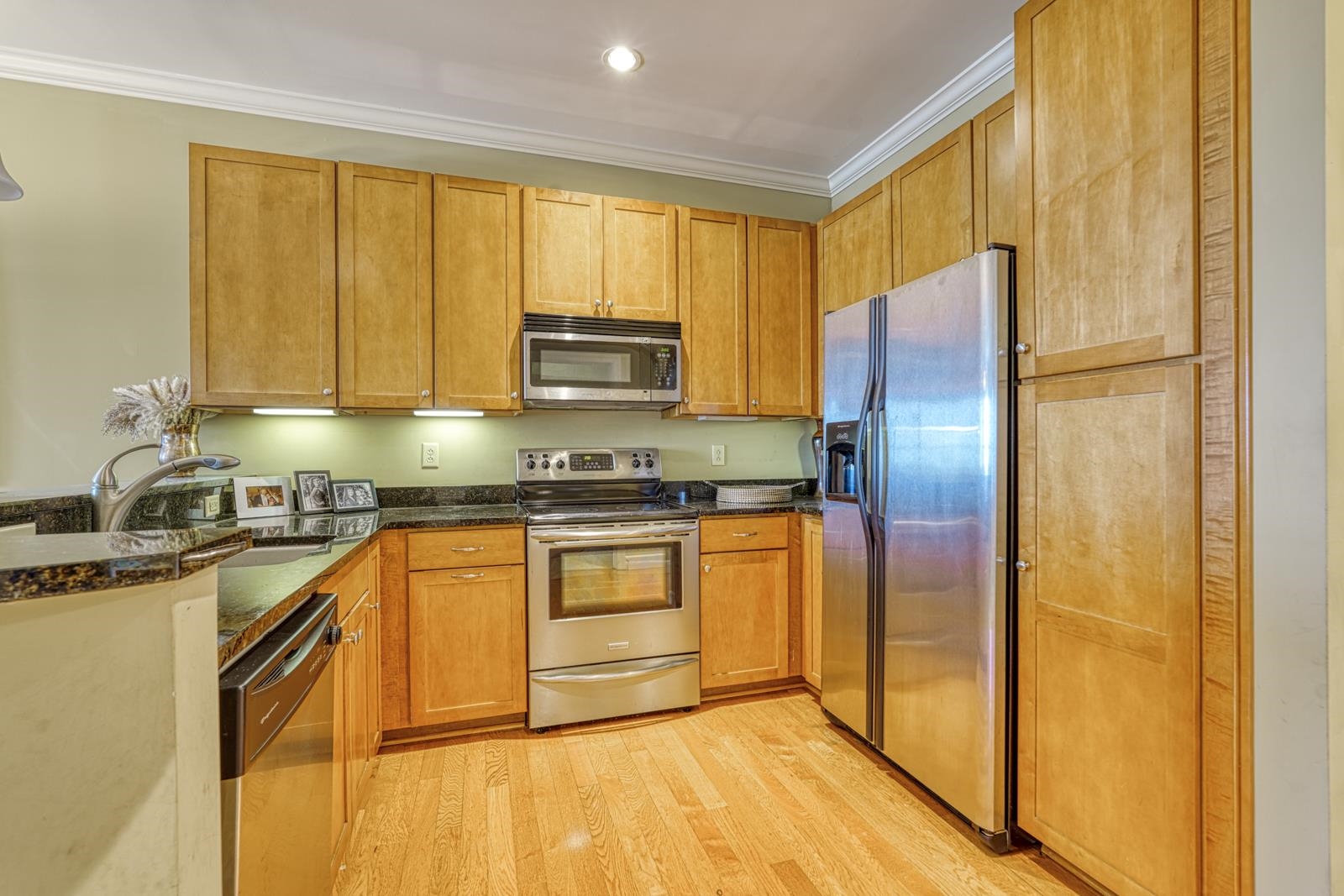 155 E Broad #414 Street Property Photo 3