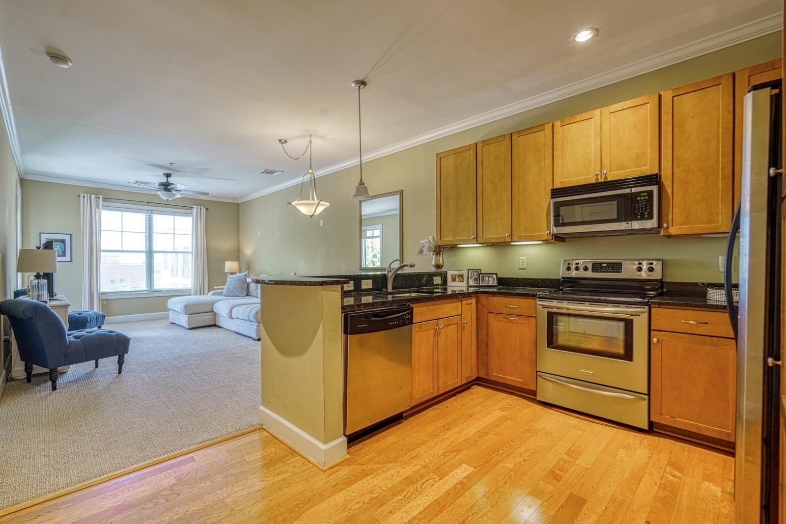 155 E Broad #414 Street Property Photo 4