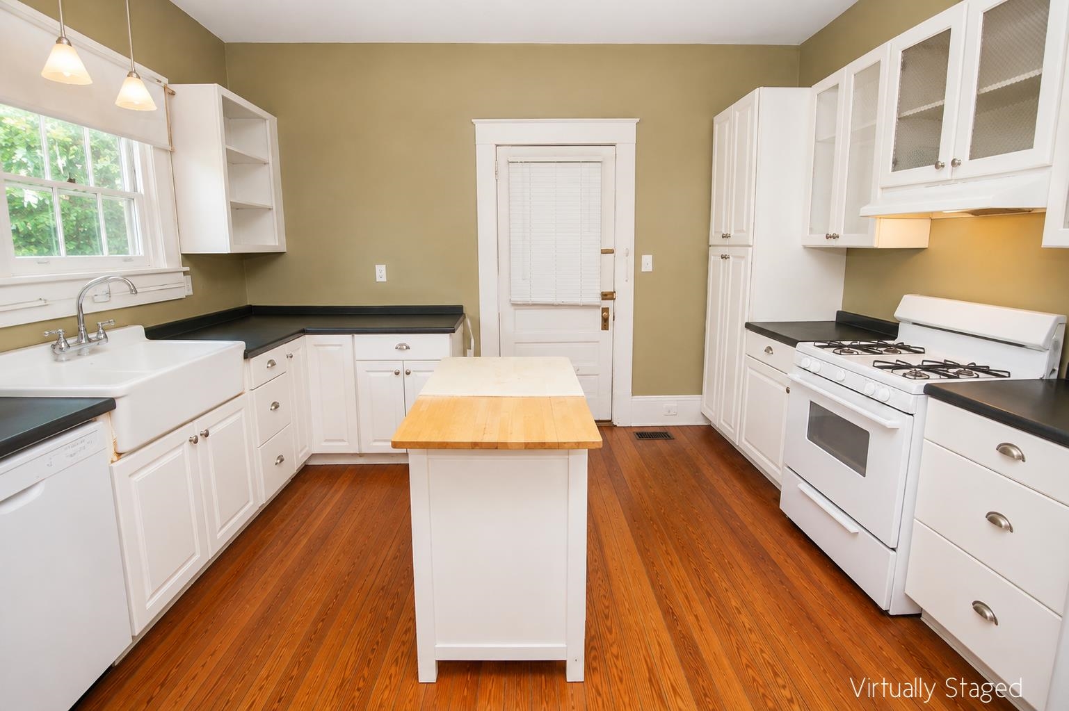 216 Carlisle Street Property Photo 8